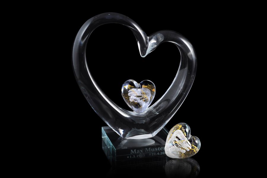 Památeční sklo se zataveným popelem zesnulého