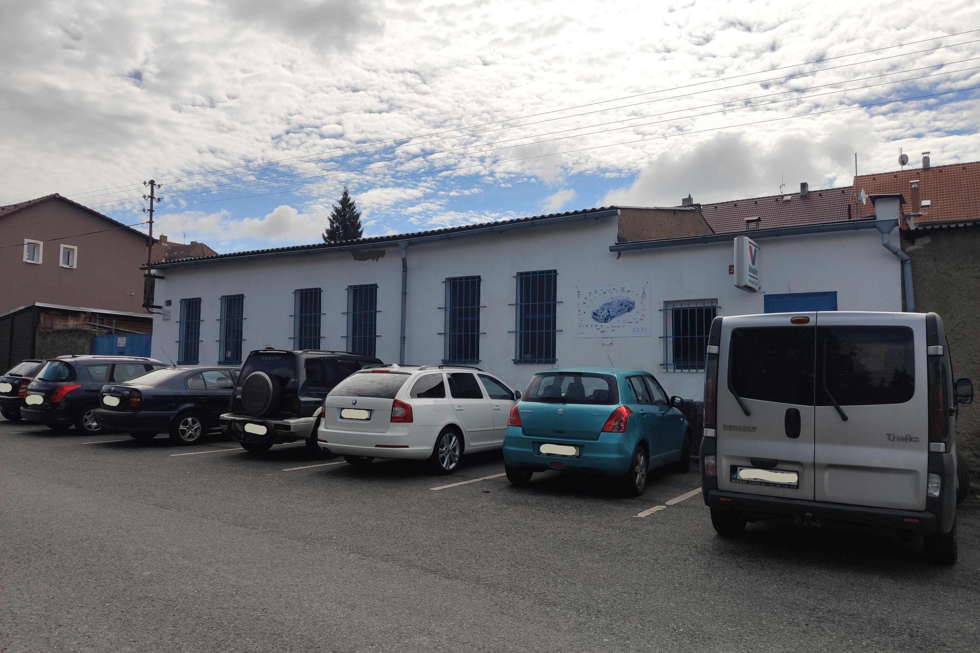 Autoservis u mimozemšťanů