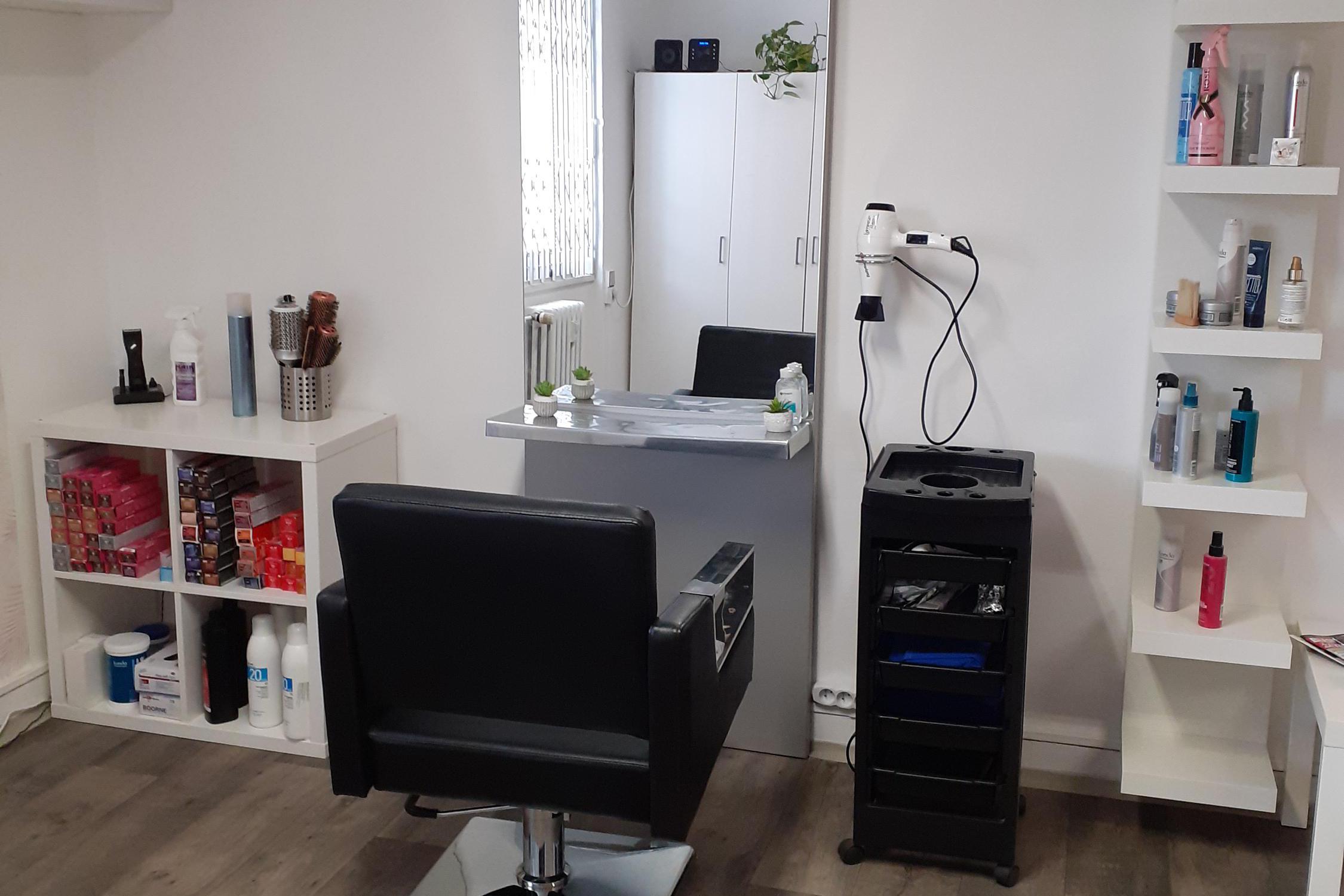 Kadeřnické a Kosmetické studio Simona Šumná