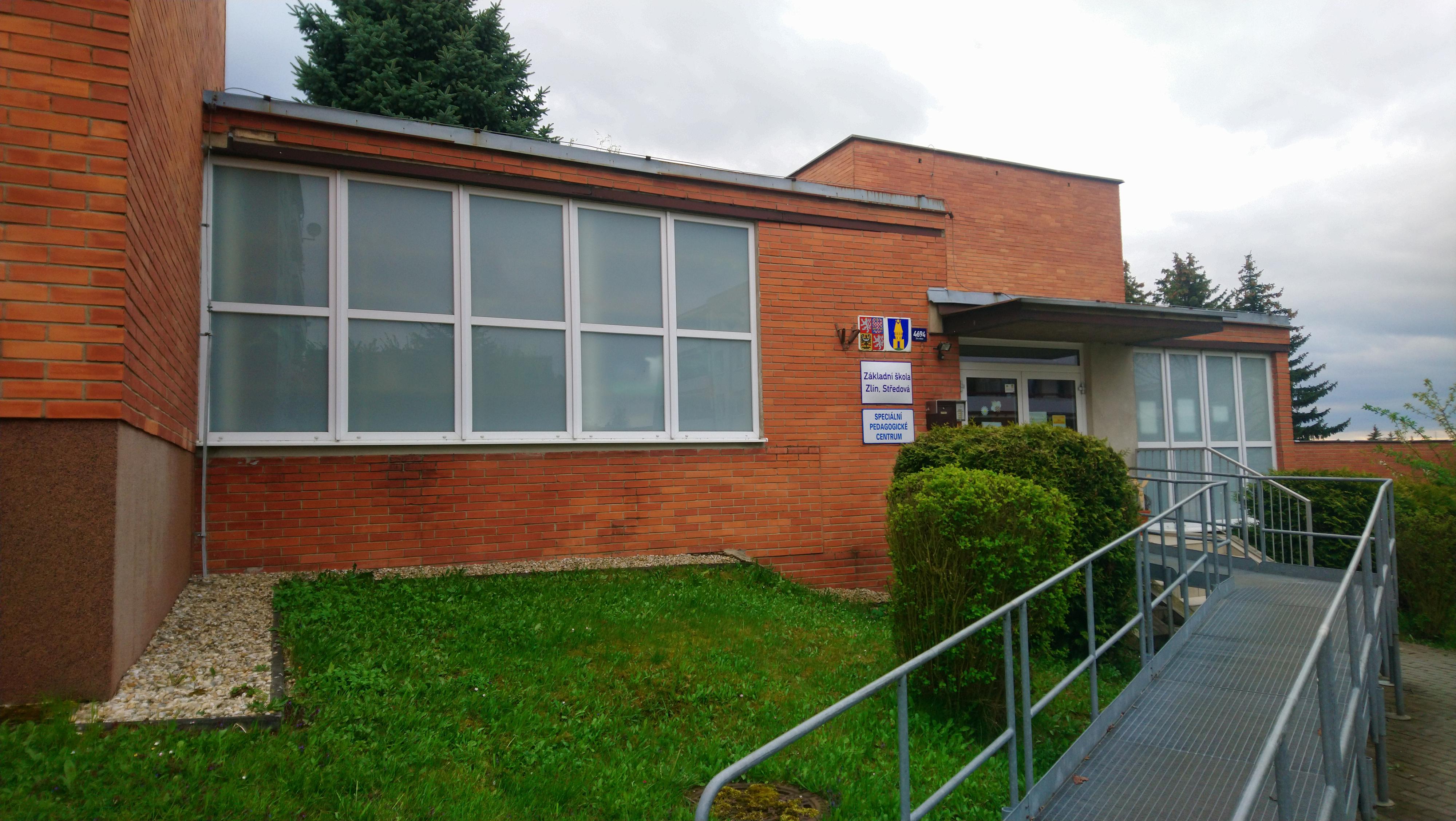 ZŠ Zlín, Středová