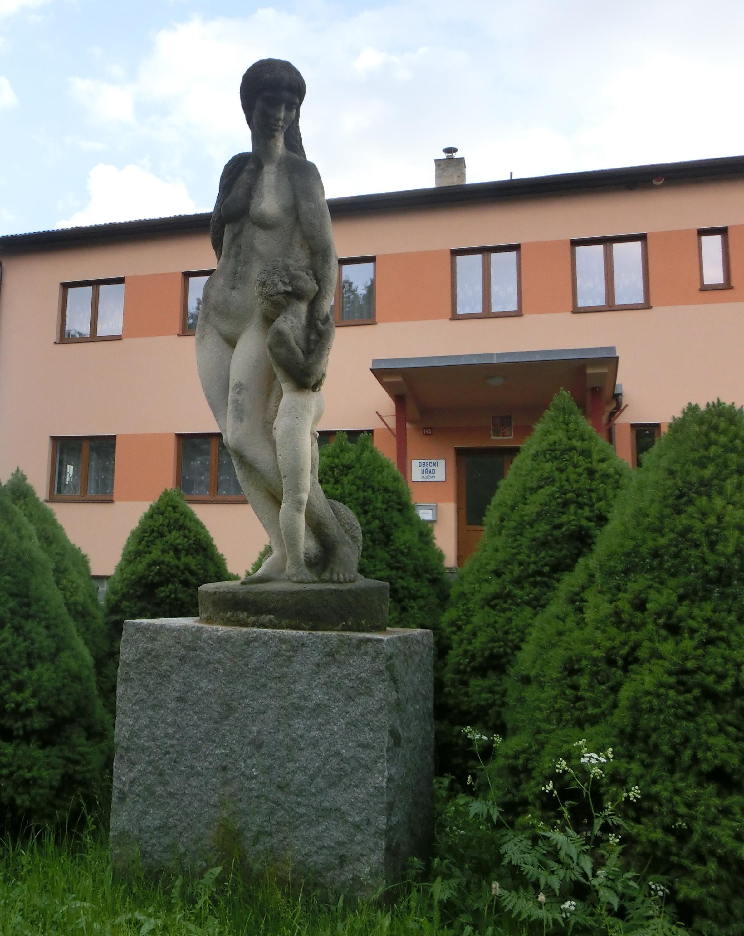 Zalužany - obecní úřad foto 2