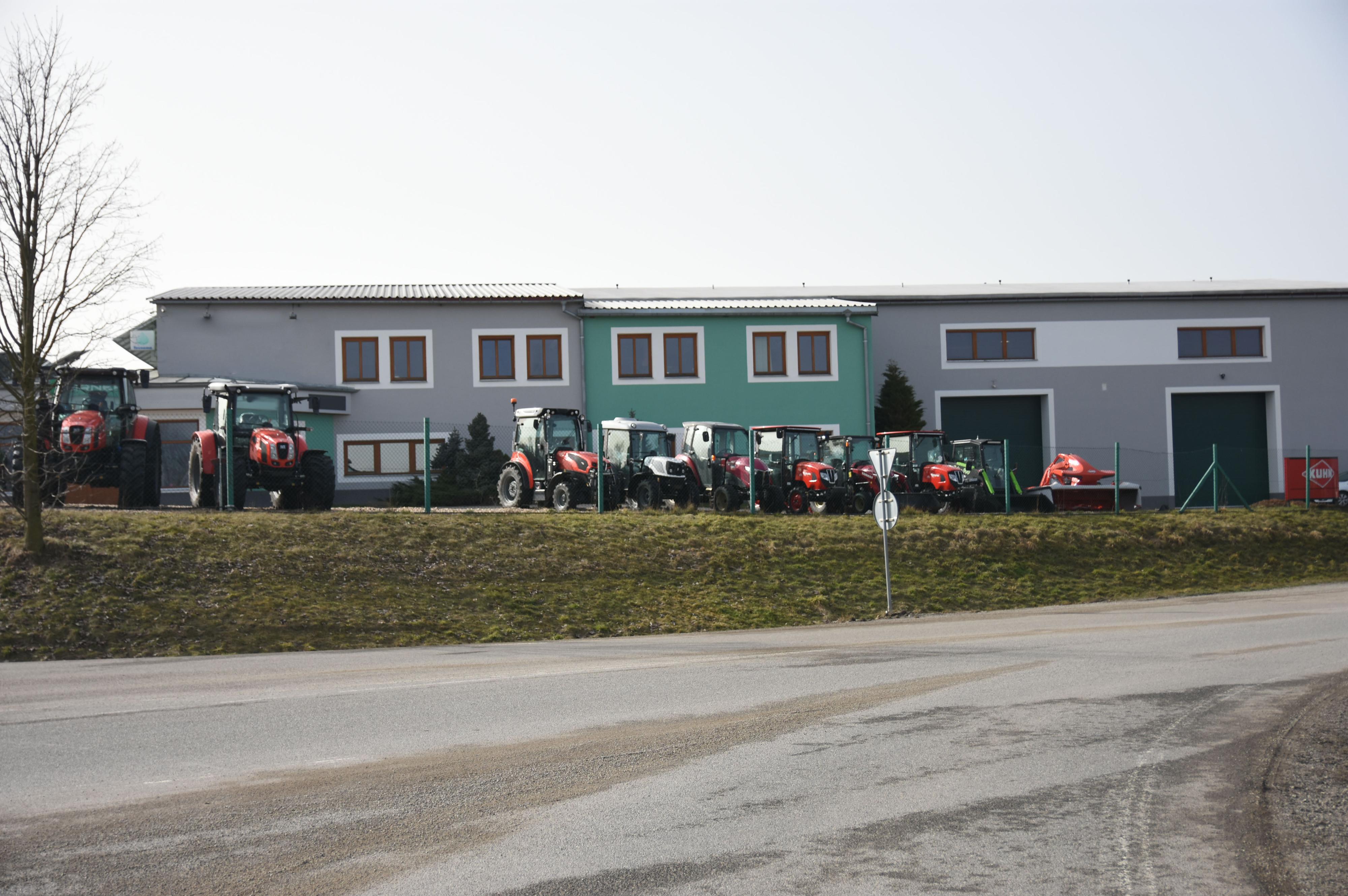 YANMAR traktory
