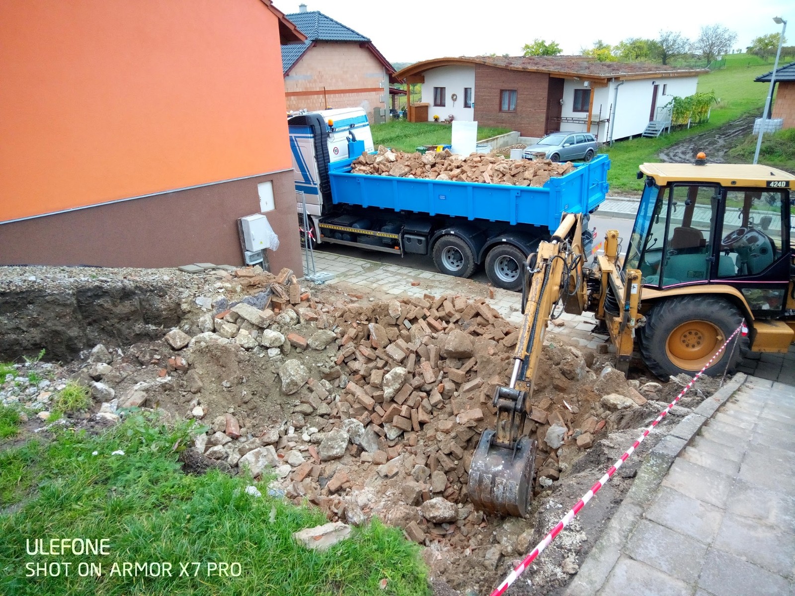 Soňa Hrňová - zemní a výkopové práce, autodoprava foto 4
