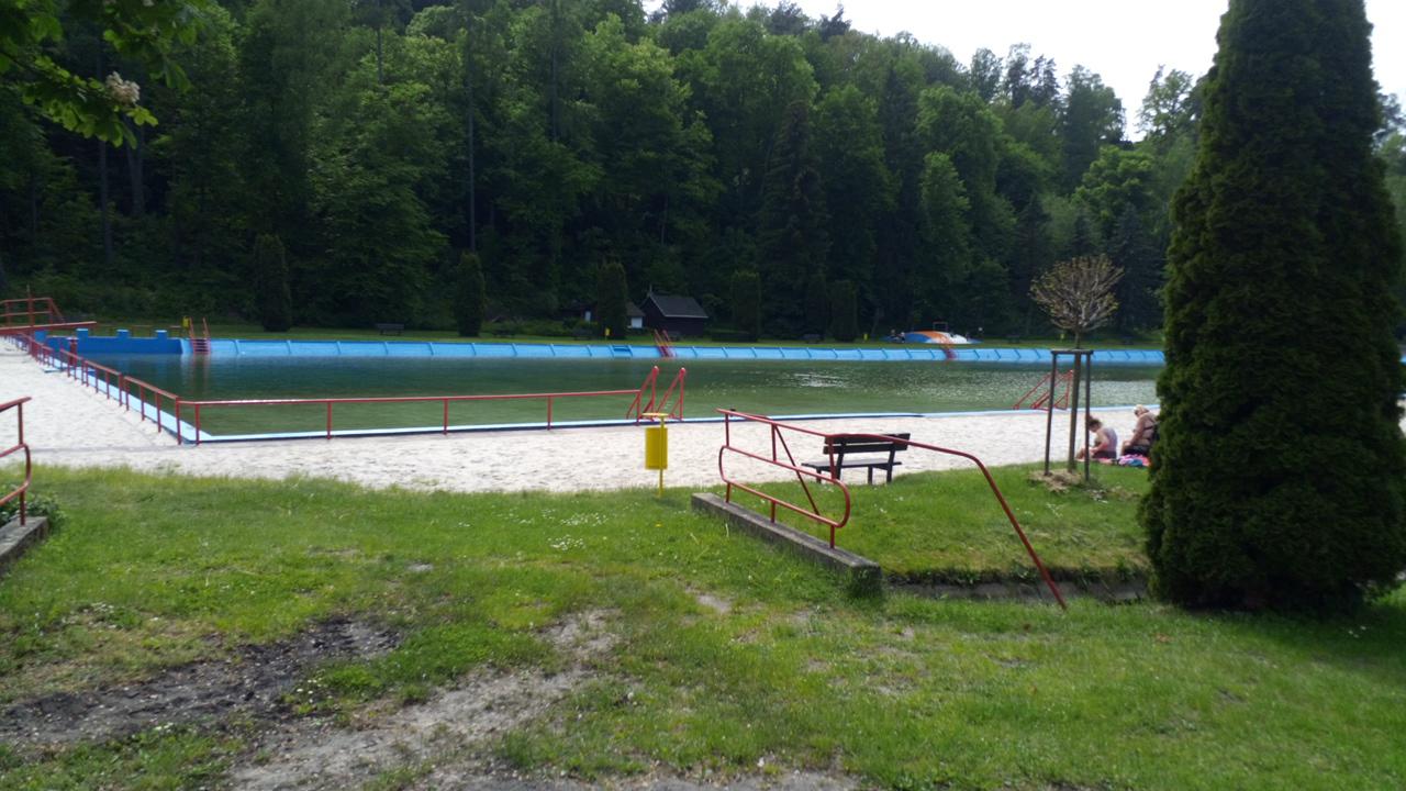 Město Bělá pod Bezdězem - městské koupaliště foto 6