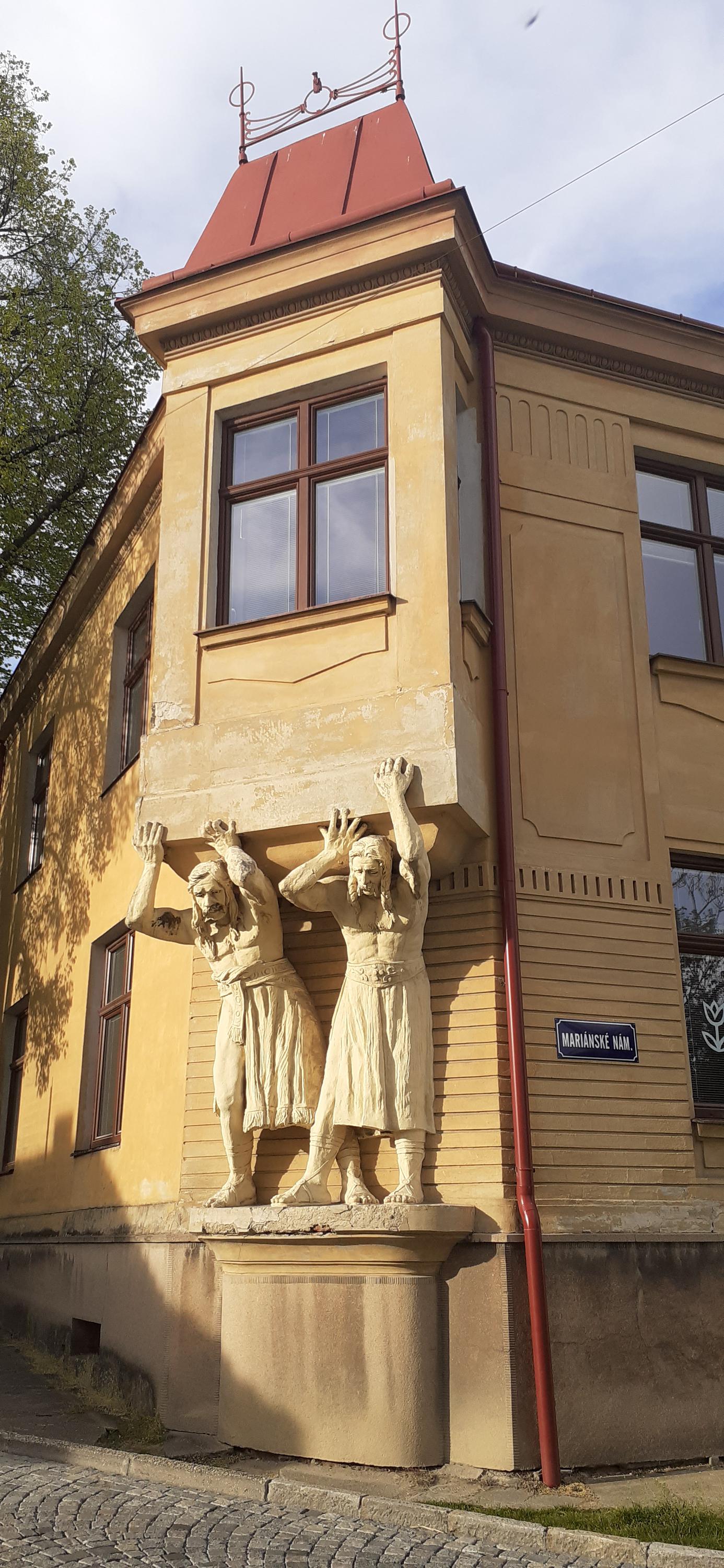 Základní škola, Uherský Brod, Mariánské náměstí 41, okres Uherské Hradiště foto 6