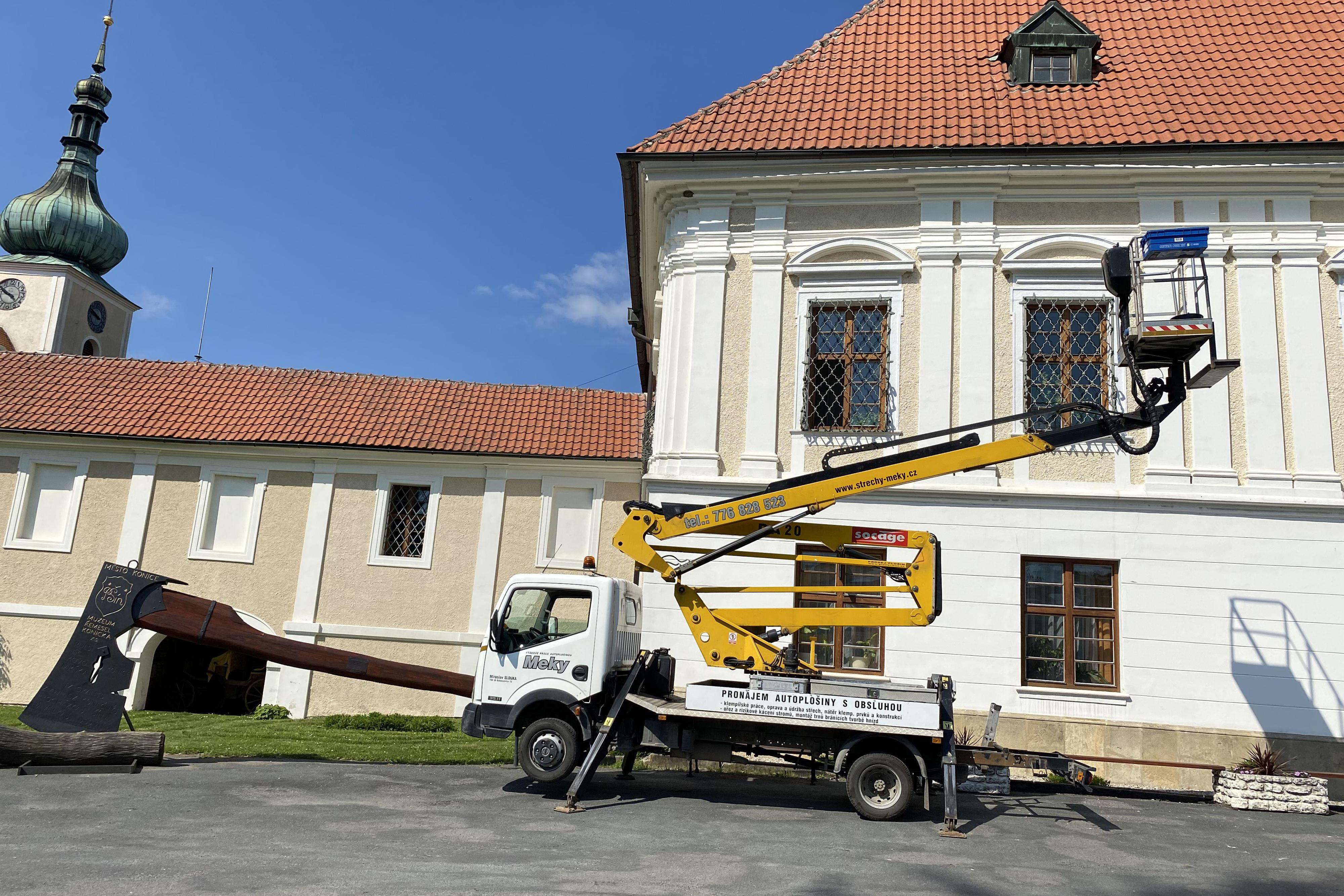 Výškové práce autoplošinou Meky