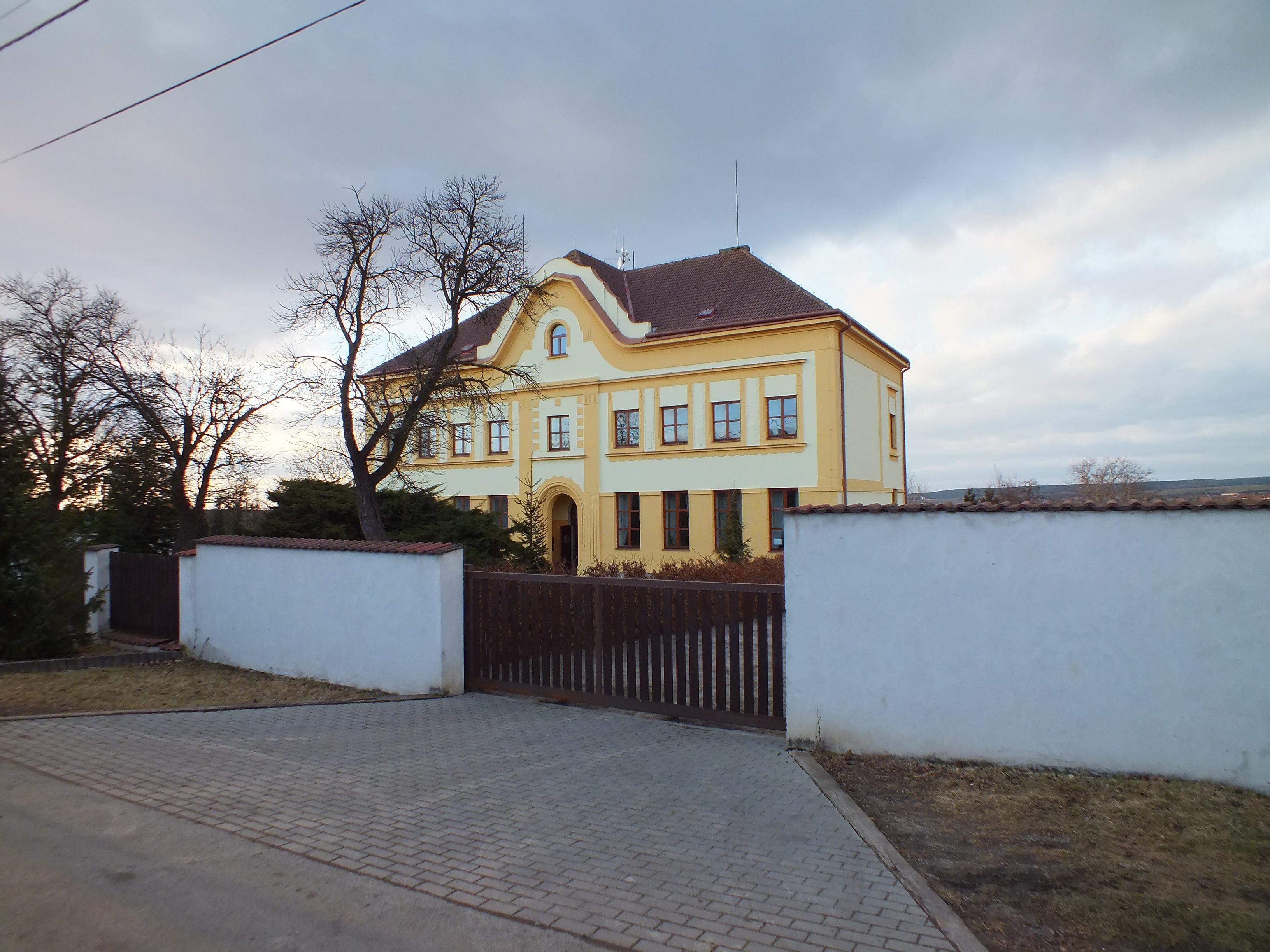 Místní knihovna Hlavenec foto 2