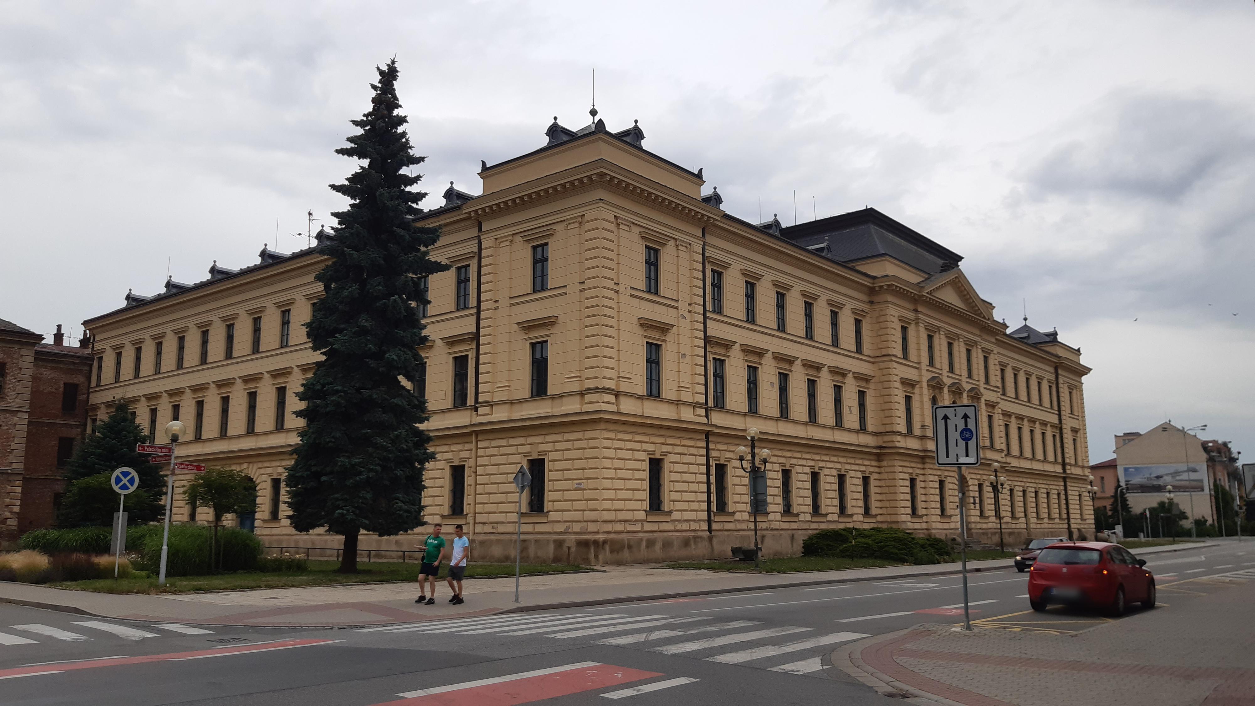 Střední uměleckoprůmyslová škola Uherské Hradiště foto 2