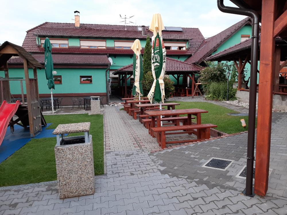 Nabíjecí stanice Penzion a Hostinec Rakovec foto 3