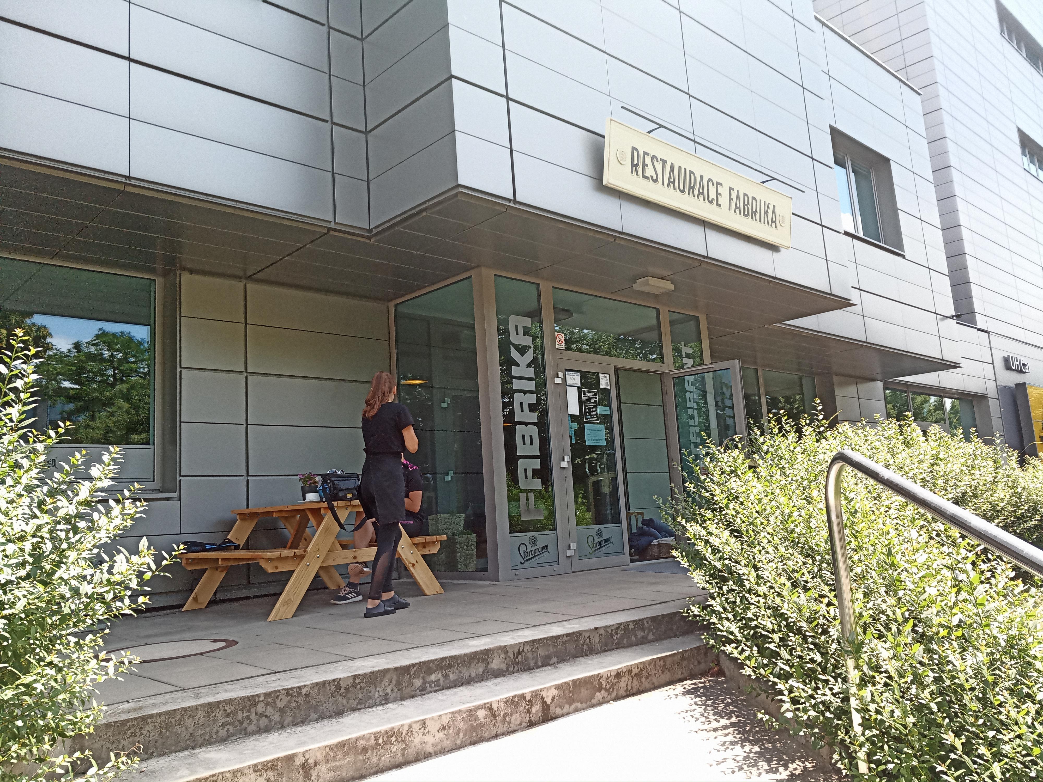 Restaurace a pivnice Fabrika foto 4