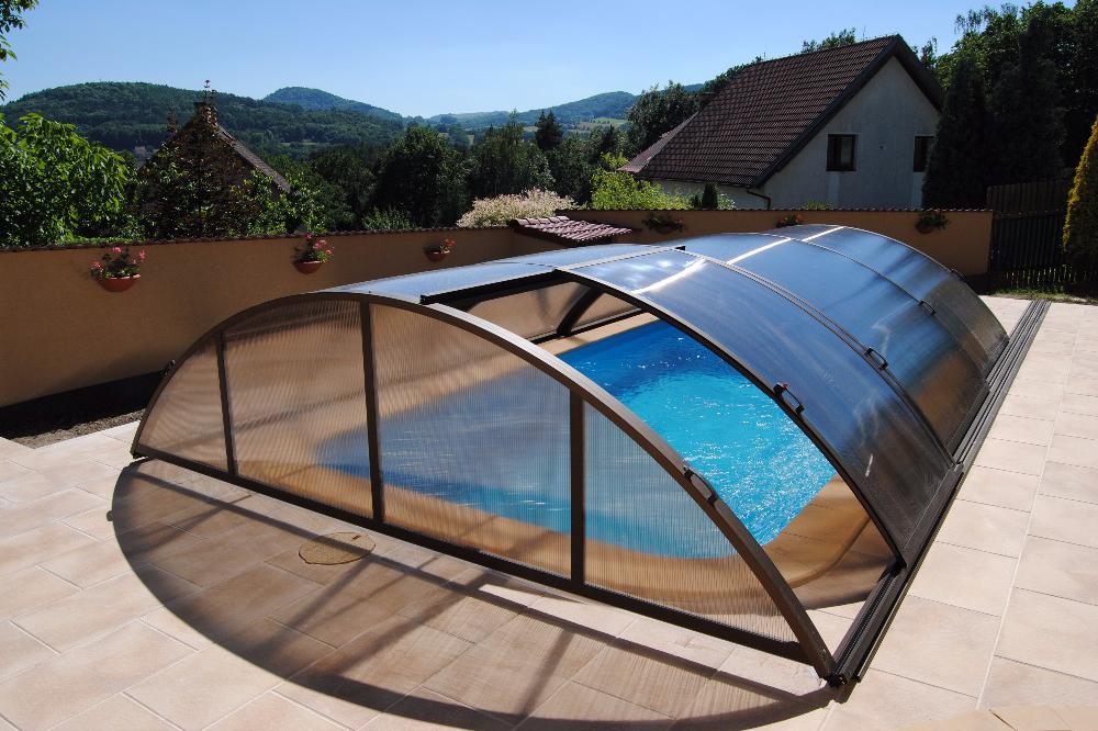 Kompletní bazénové sety včetně různých zastřešení