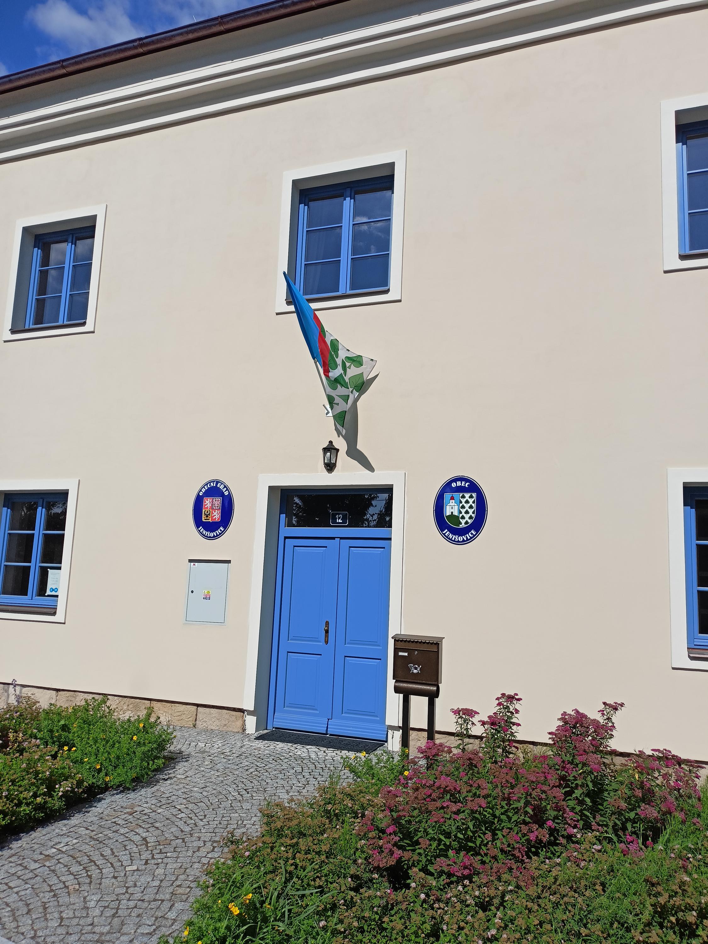 Jenišovice - obecní úřad foto 2