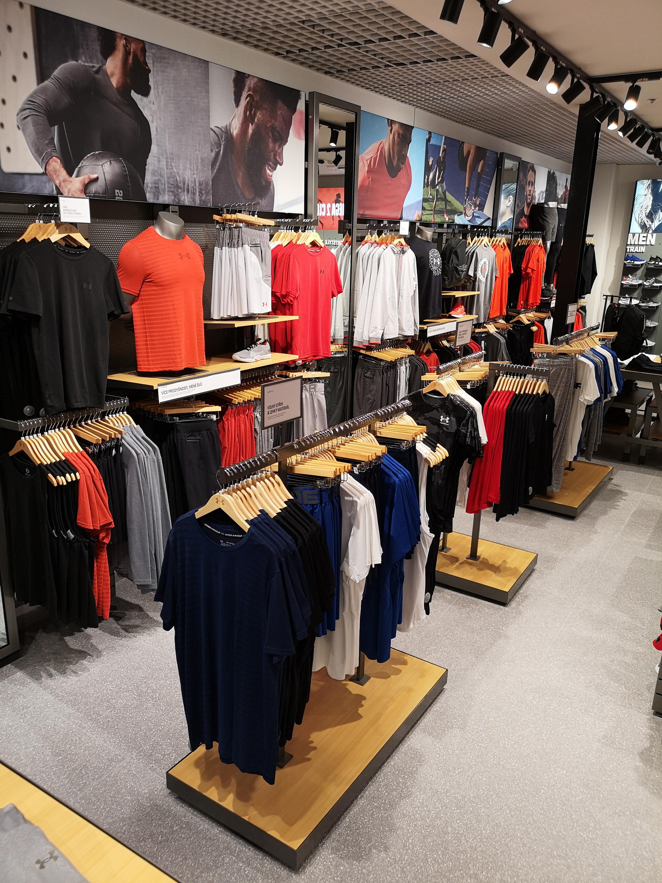 Under Armour Brand House foto 4