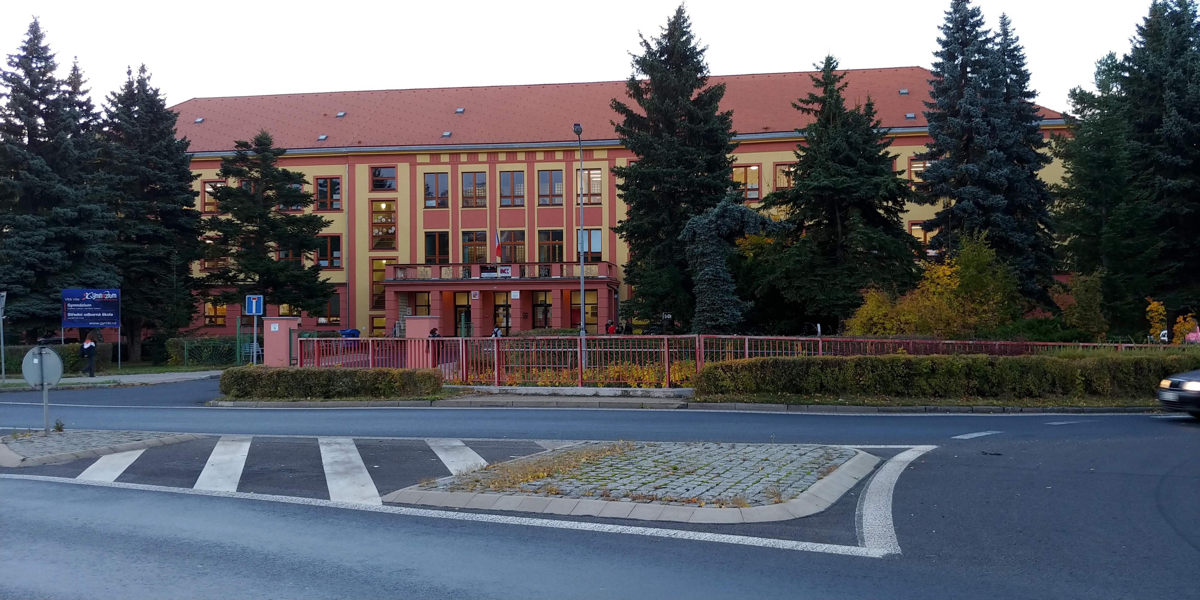 Gymnázium Klášterec nad Ohří, Chomutovská foto 2
