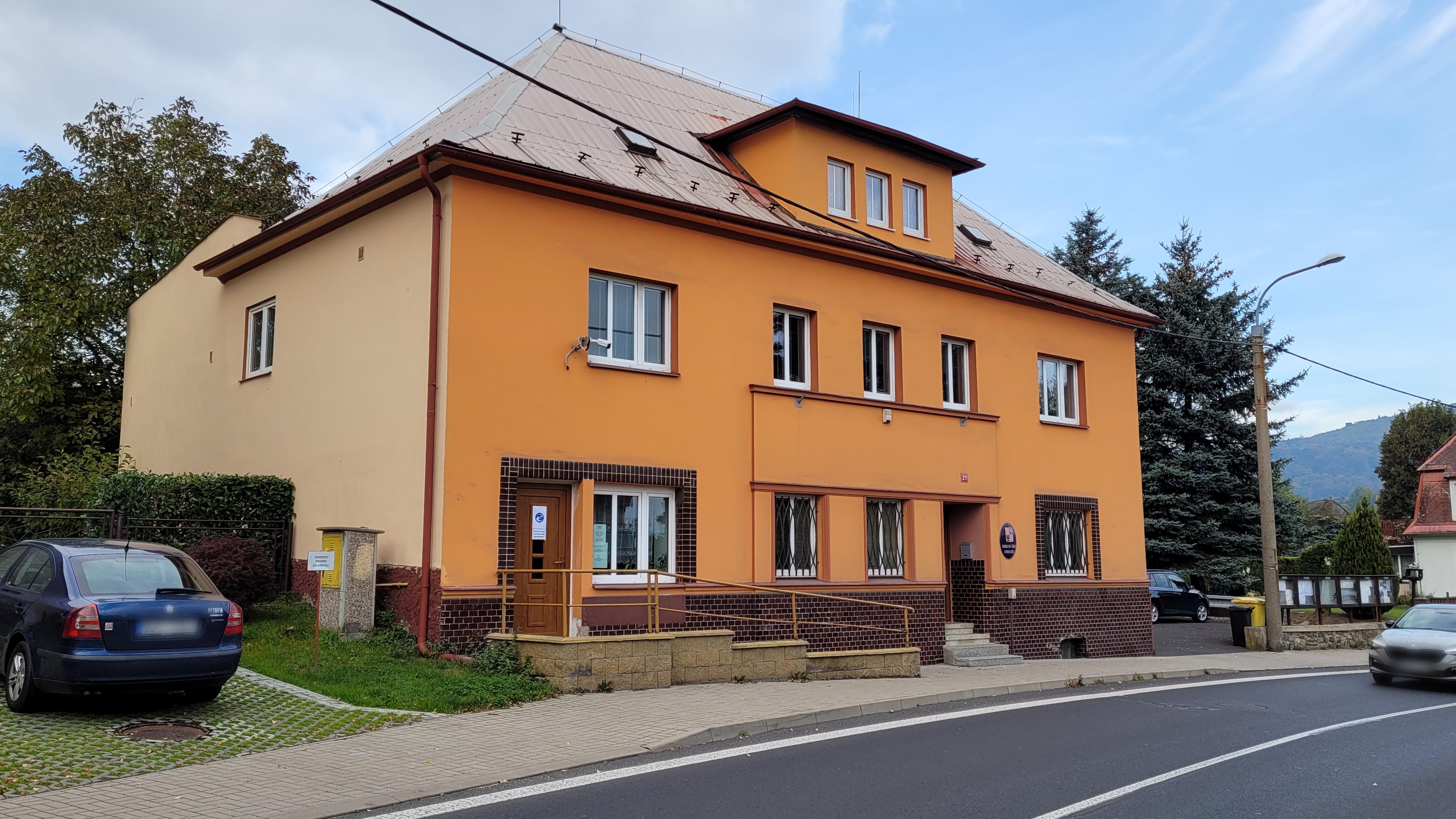 Libouchec - obecní úřad foto 3