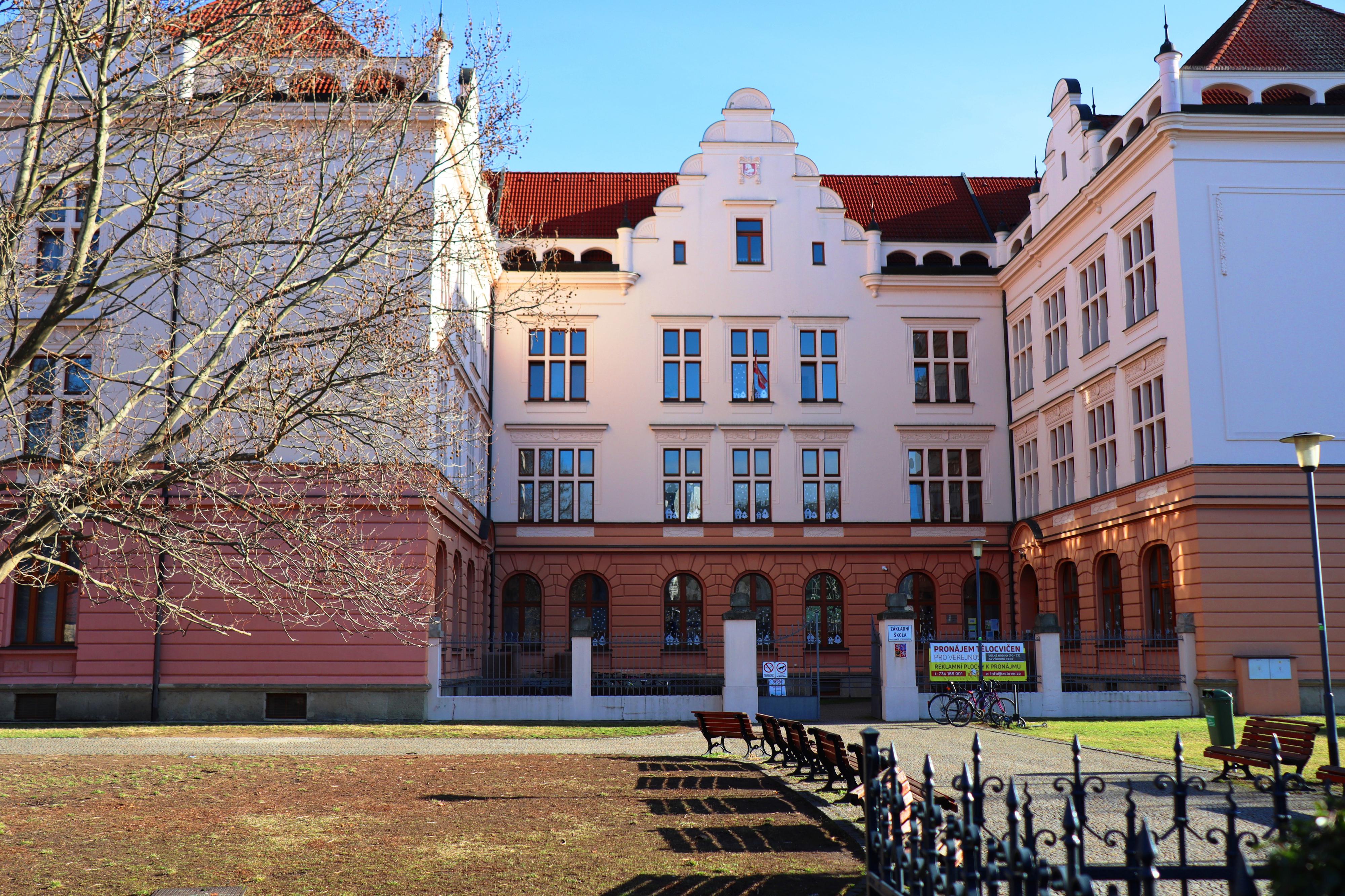 Základní škola Pardubice, Bratranců Veverkových 866 foto 4