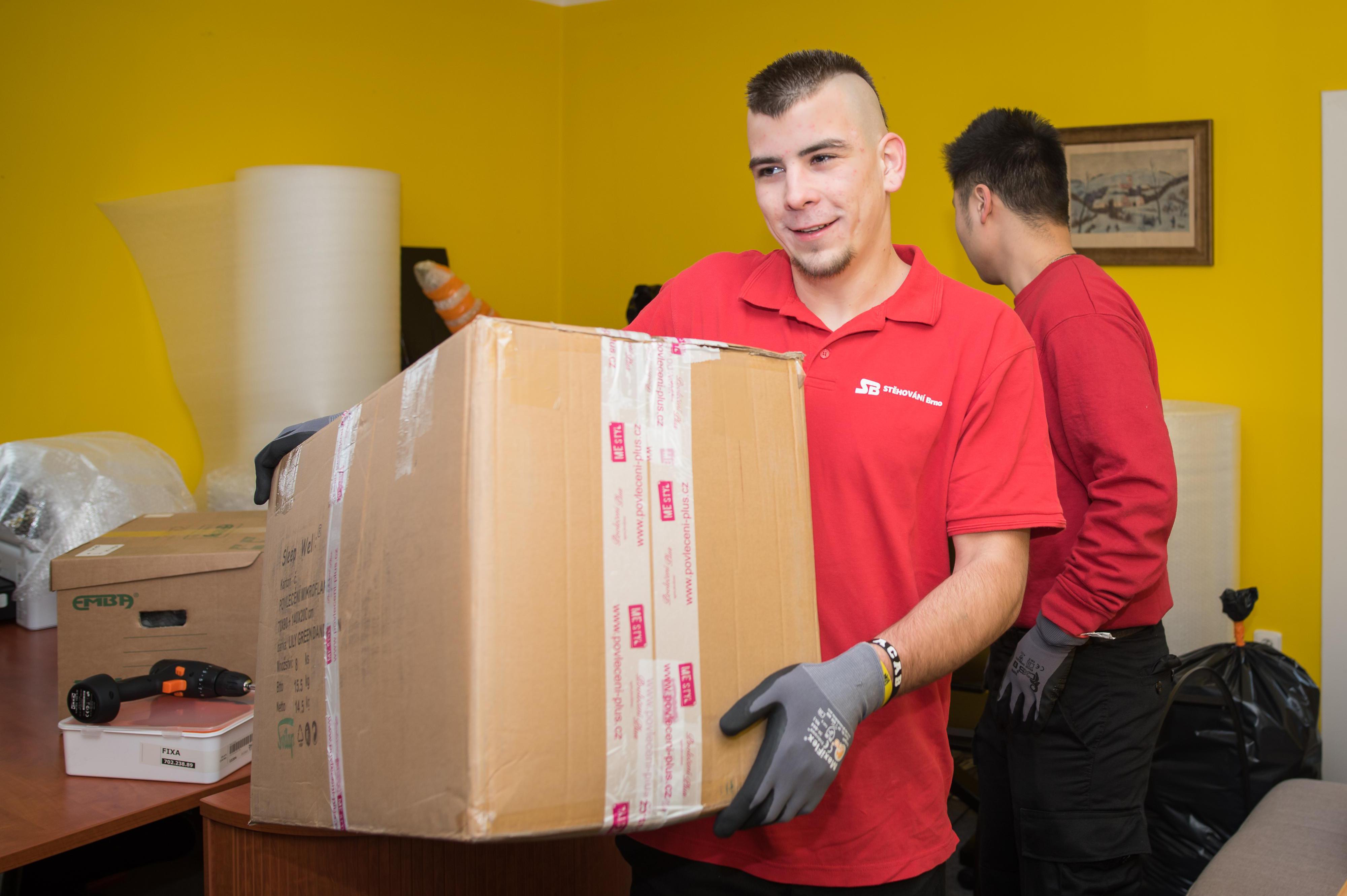 Dovoz krabic a stěhovacích boxů