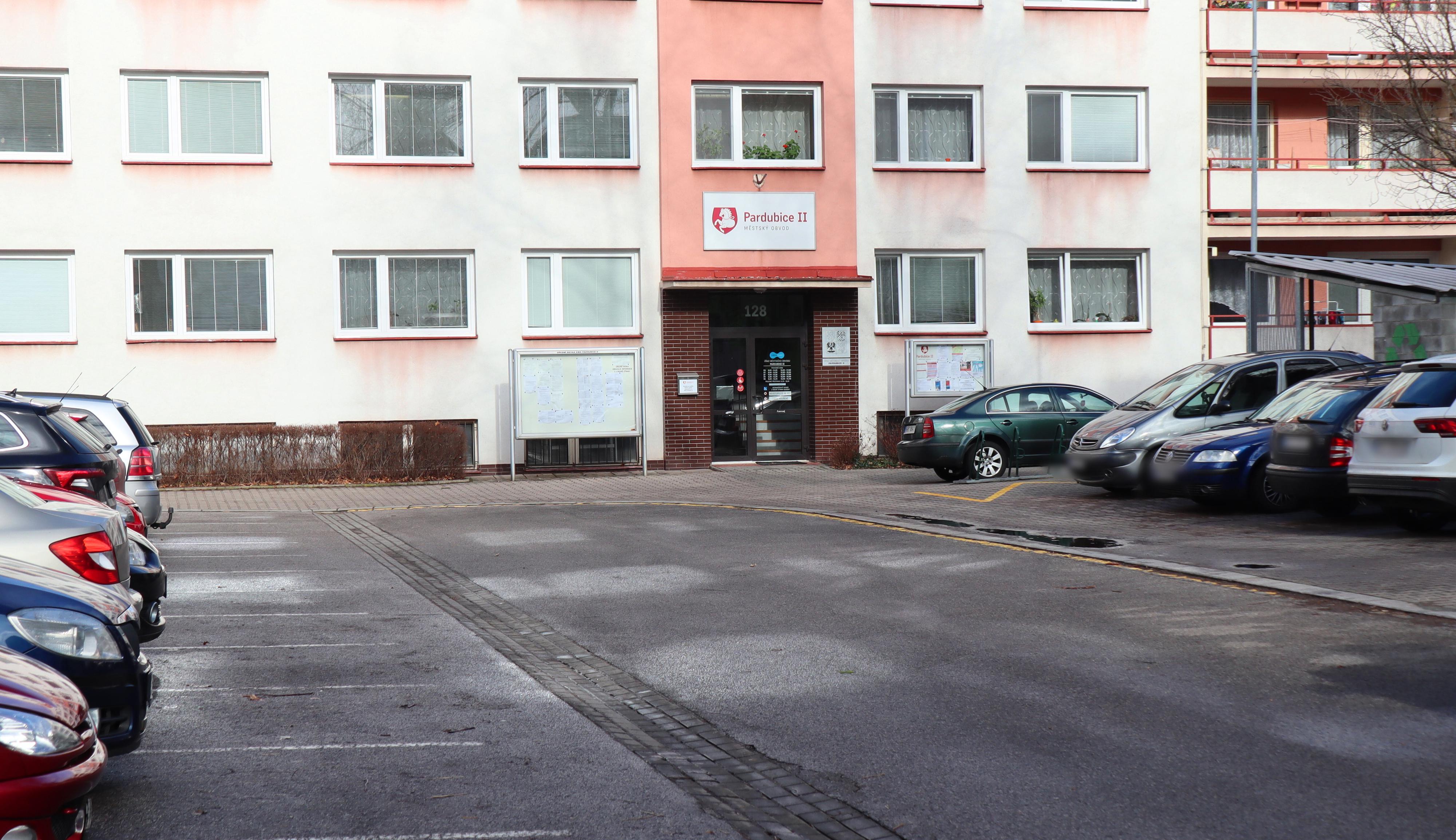 Úřad městského obvodu Pardubice II foto 2