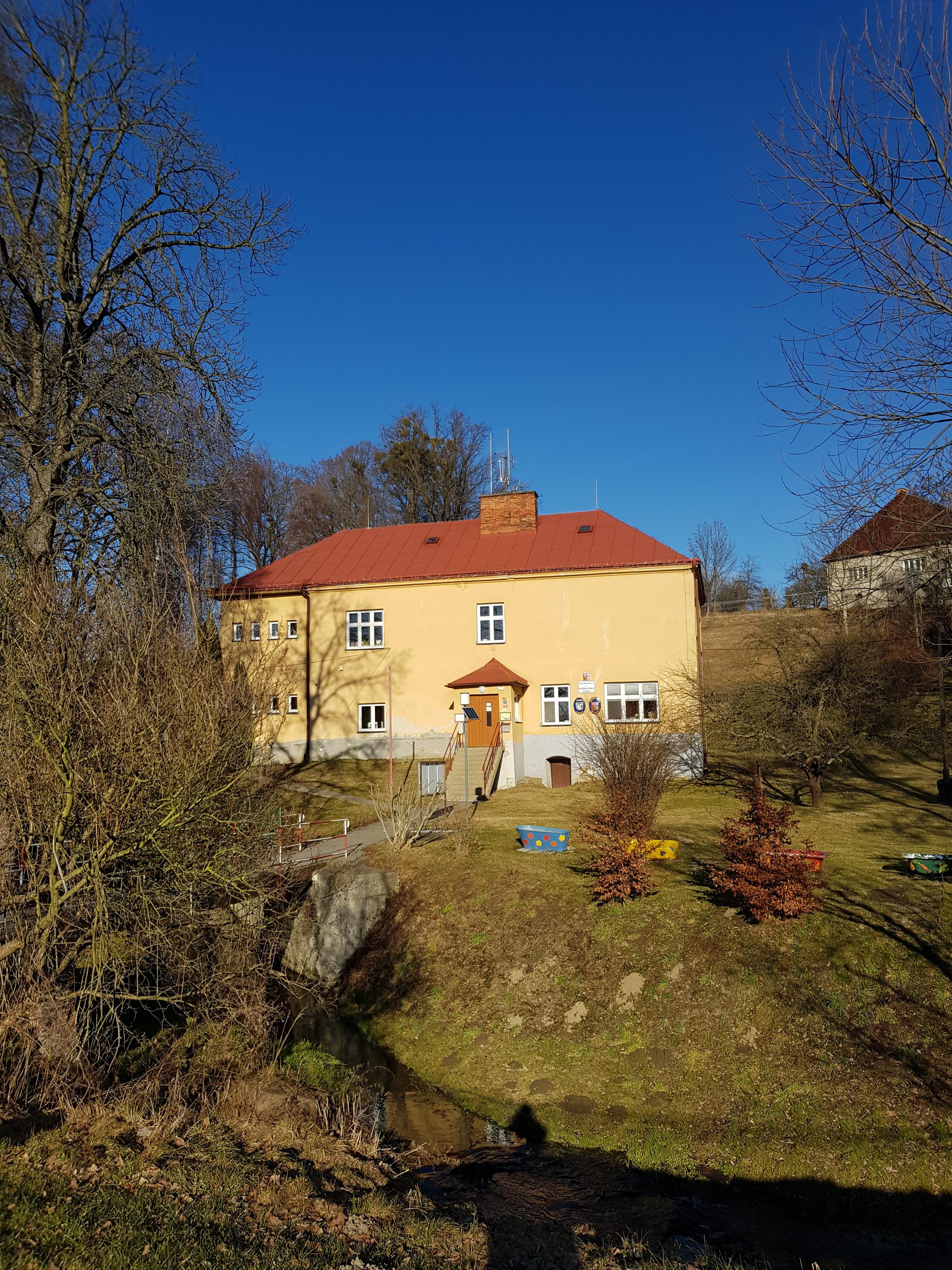 Kujavy - obecní úřad foto 2