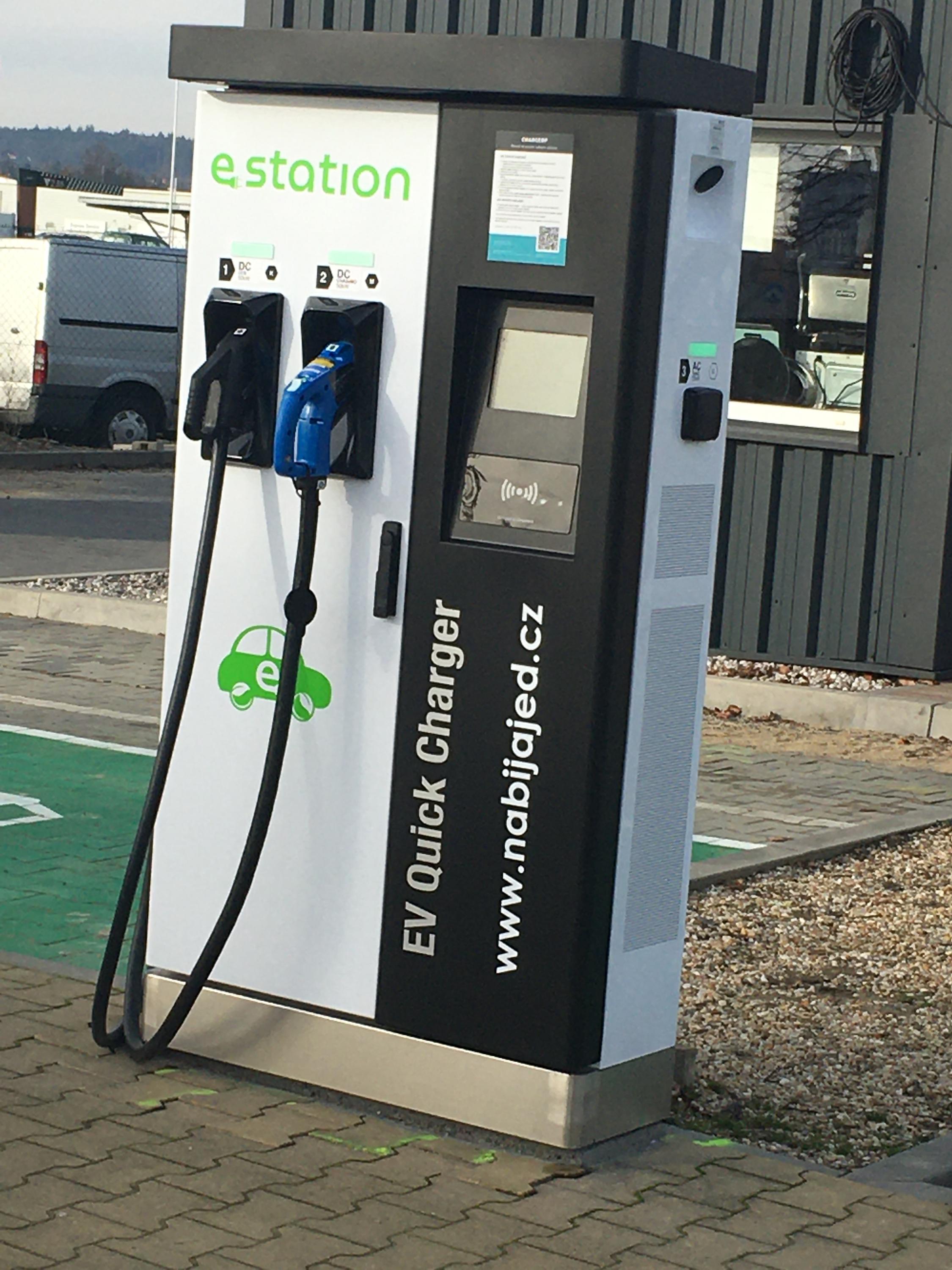 Nabíjecí stanice e-station foto 2