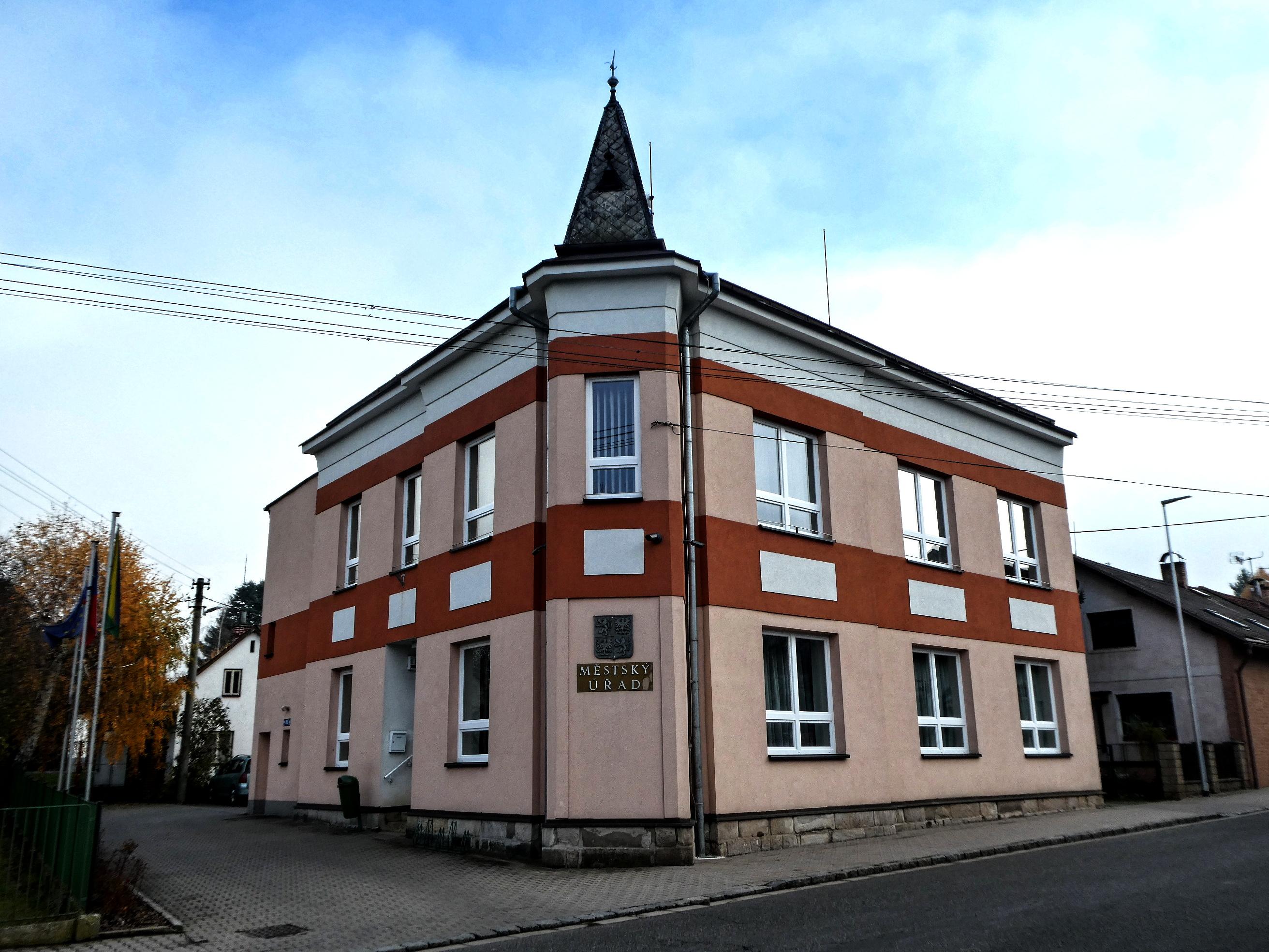 Rtyně v Podkrkonoší - městský úřad foto 2