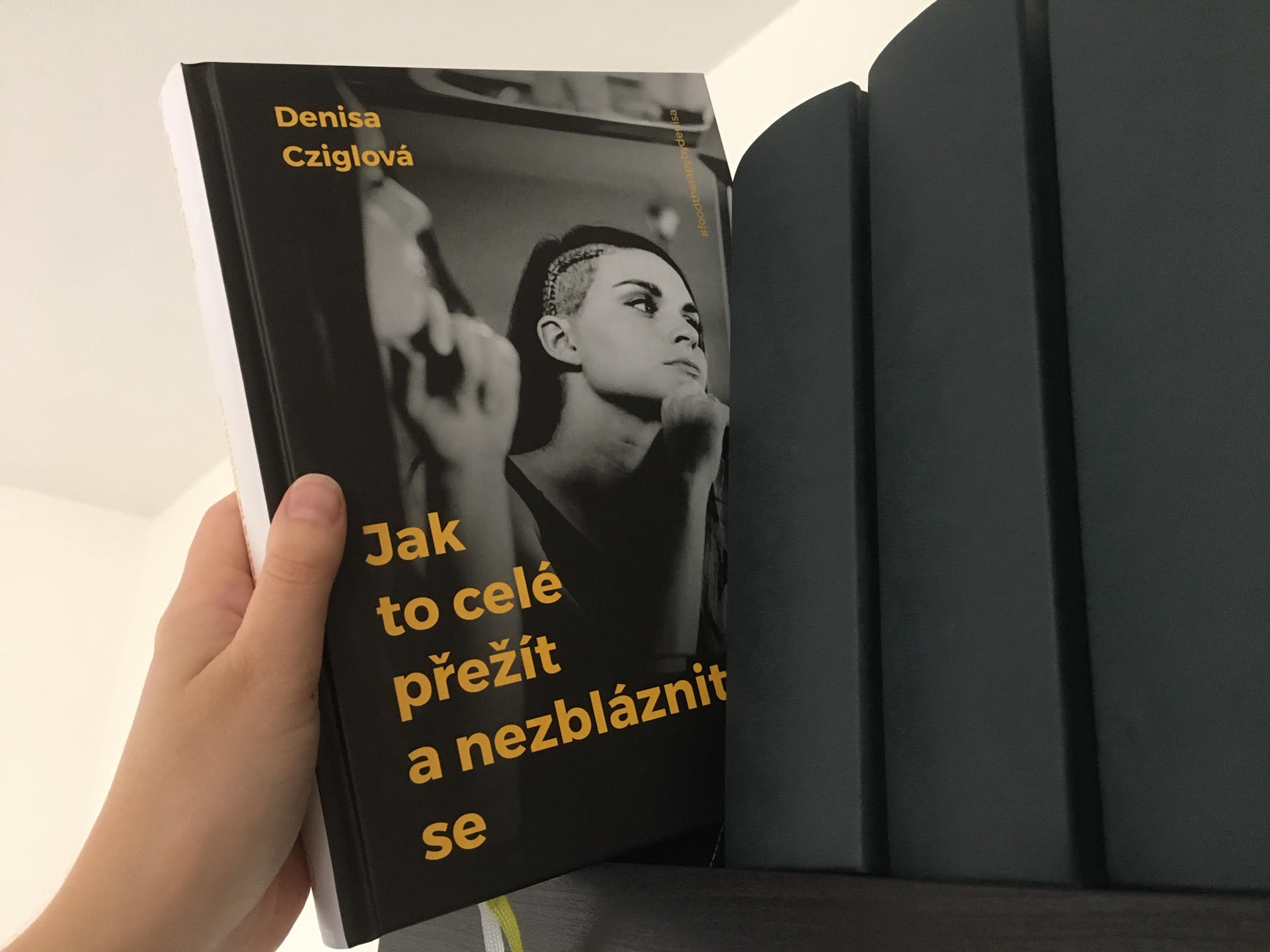 Backstage Books foto 2