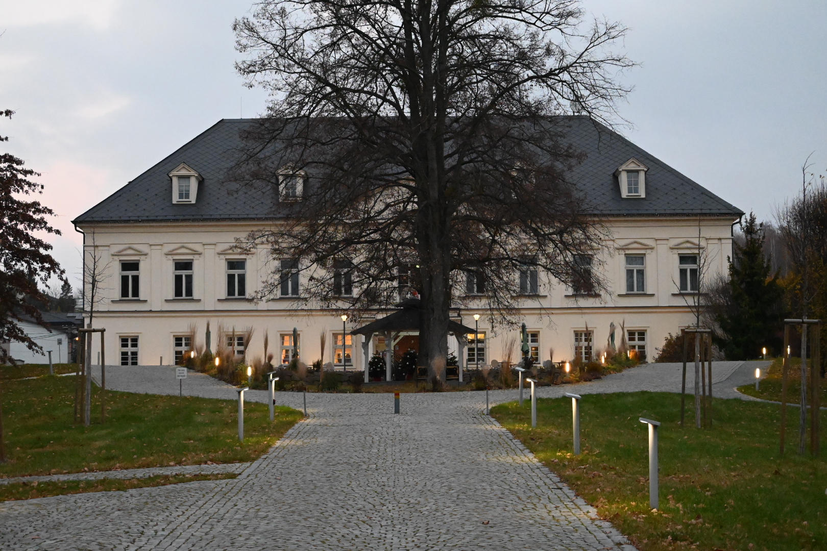 Zámeček Petrovice foto 2