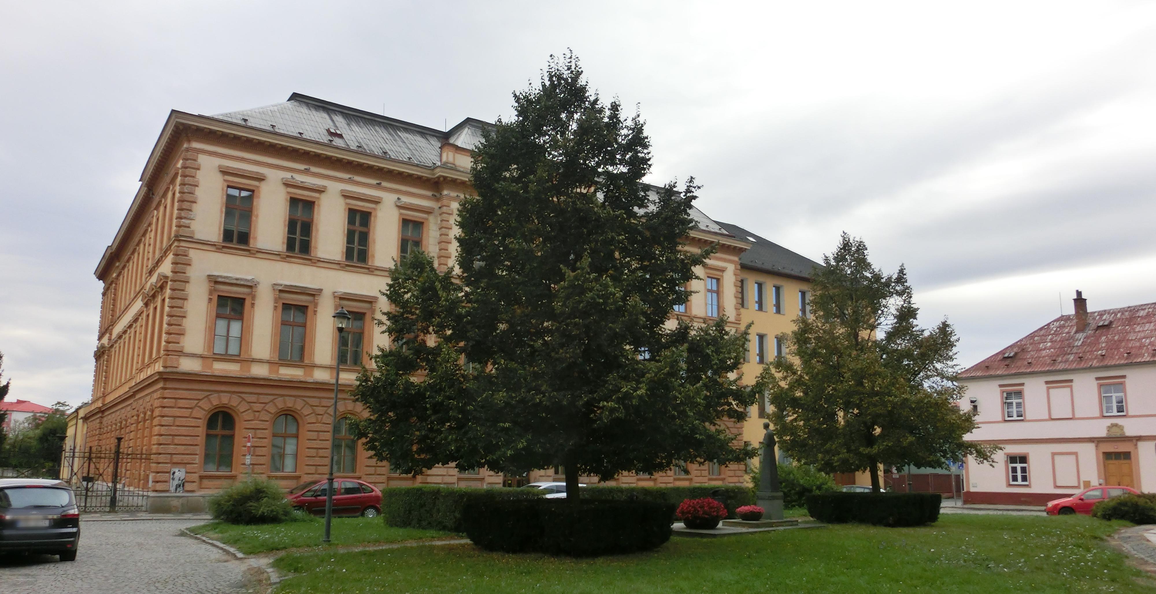 Střední průmyslová škola a Střední odborné učiliště Uničov foto 2