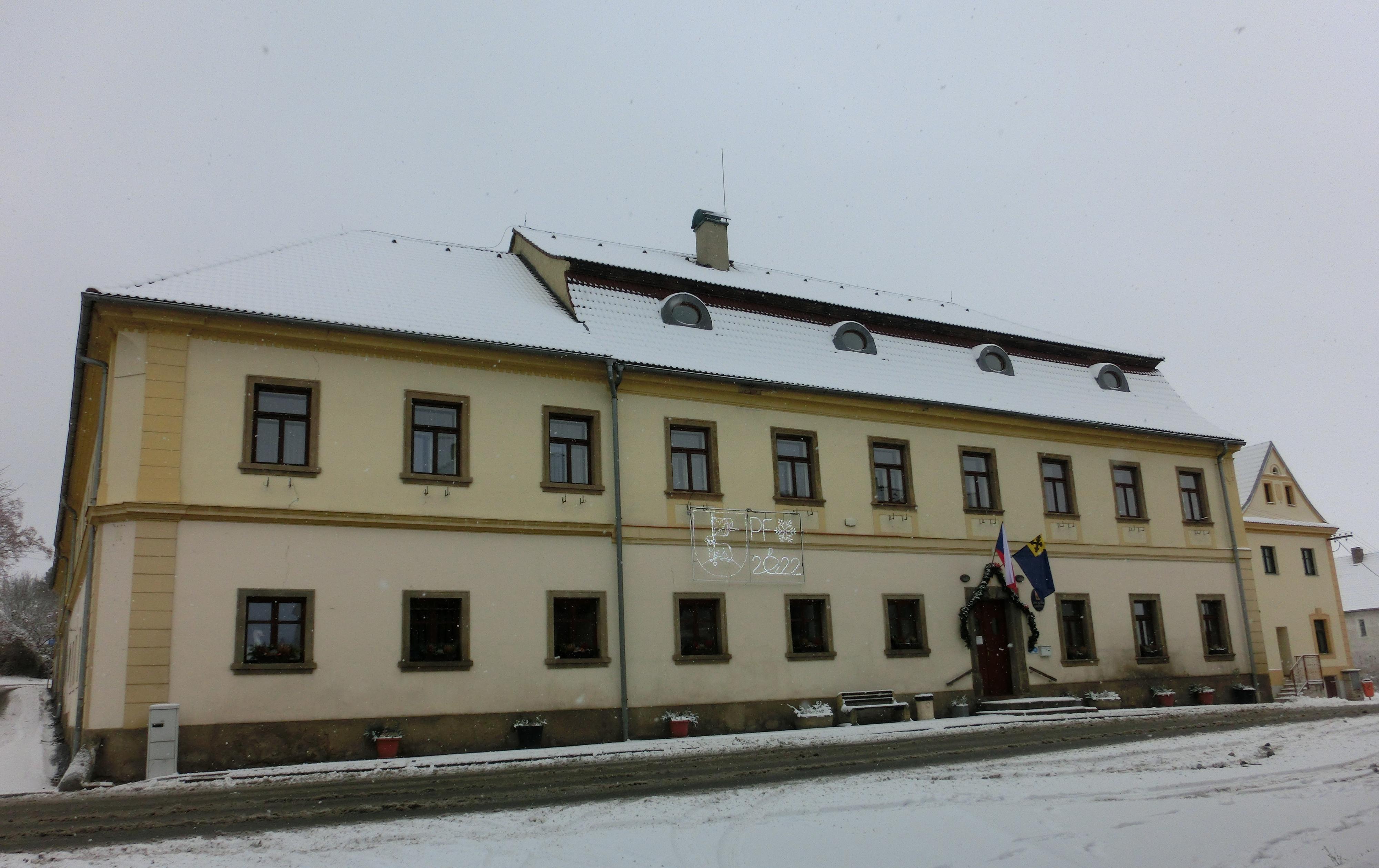 Liběšice - obecní úřad foto 2