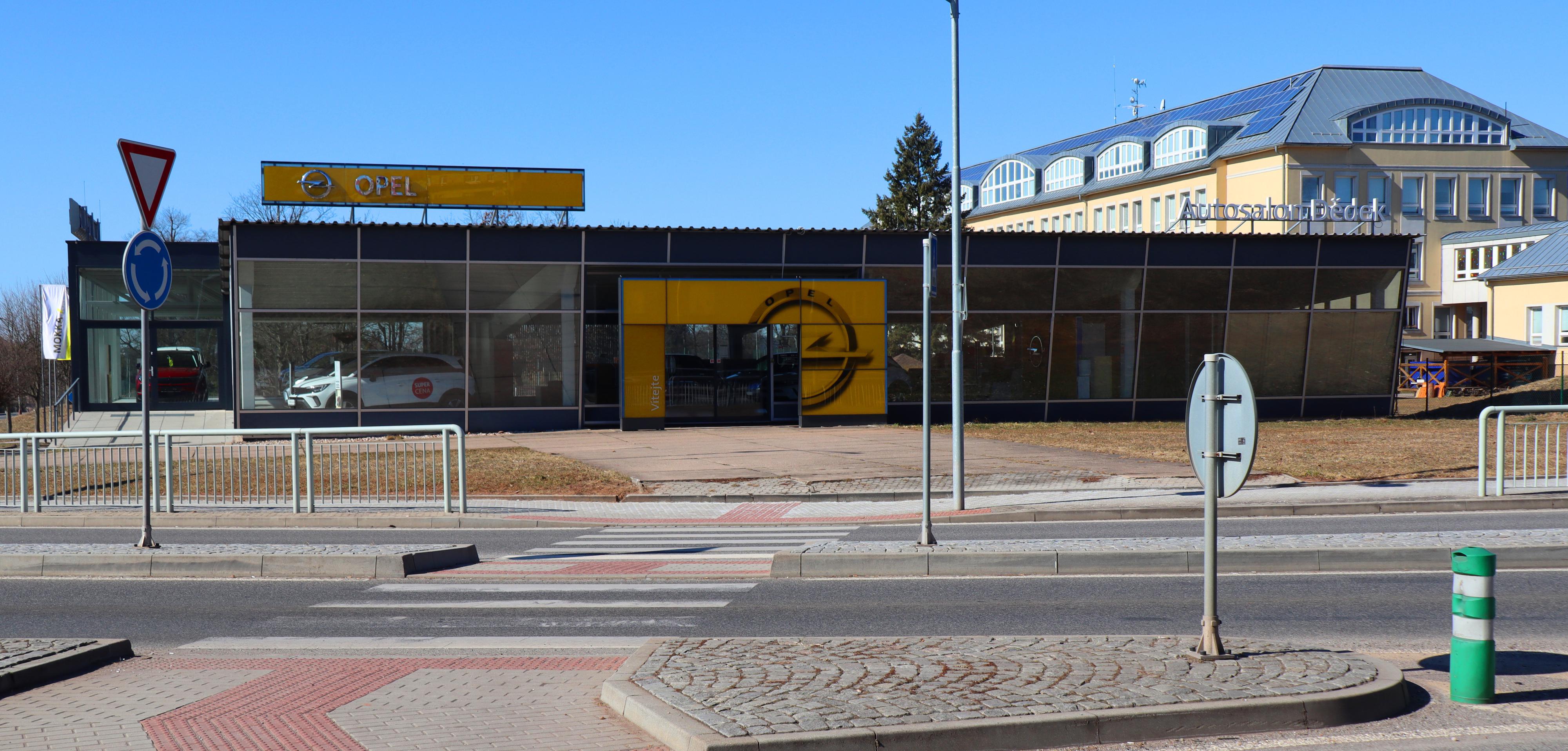 Autosalon Dědek, s.r.o. - OPEL foto 2