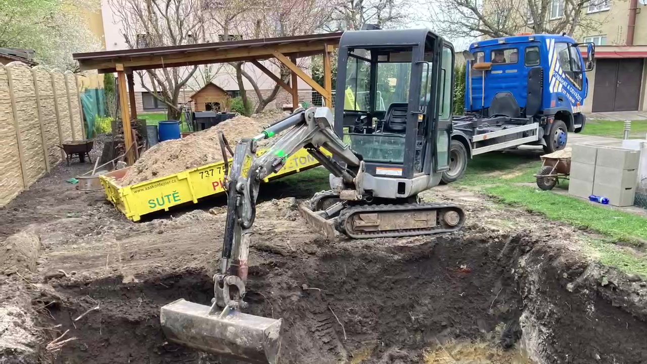 AAAKontejner.cz foto 2 (náhled videa)