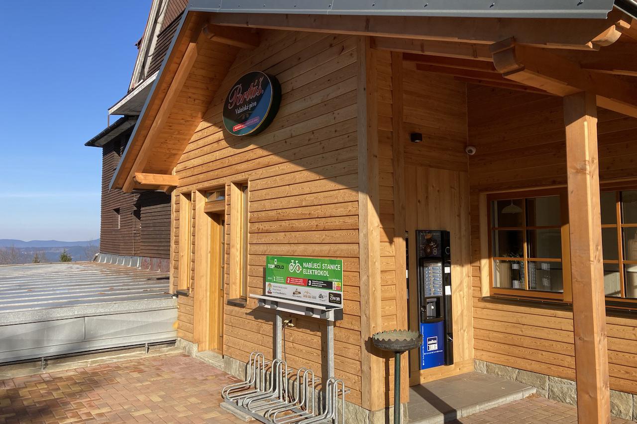 Horský hotel Portáš - nabíjecí stanice