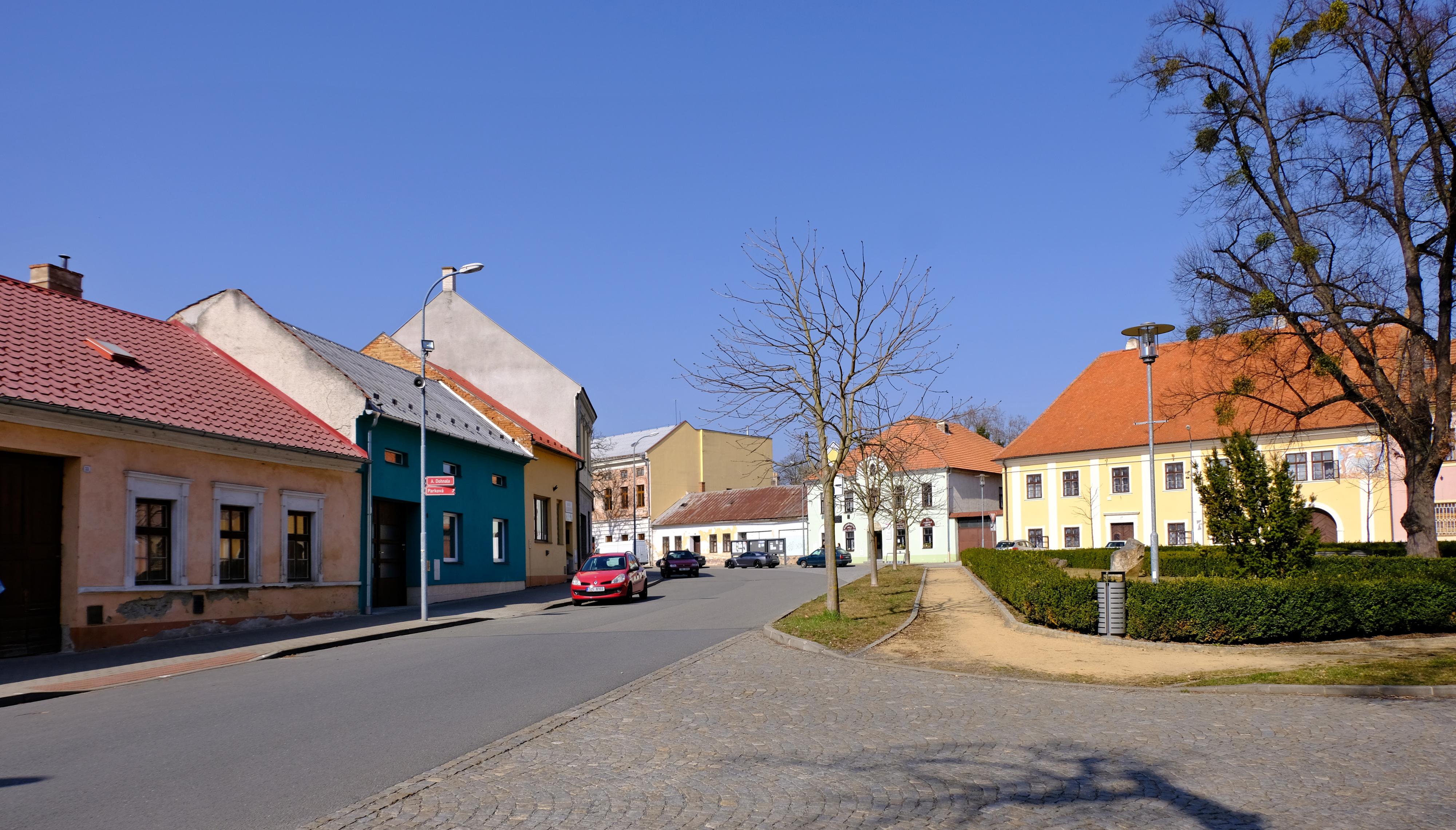 Kvasice - obecní úřad foto 4
