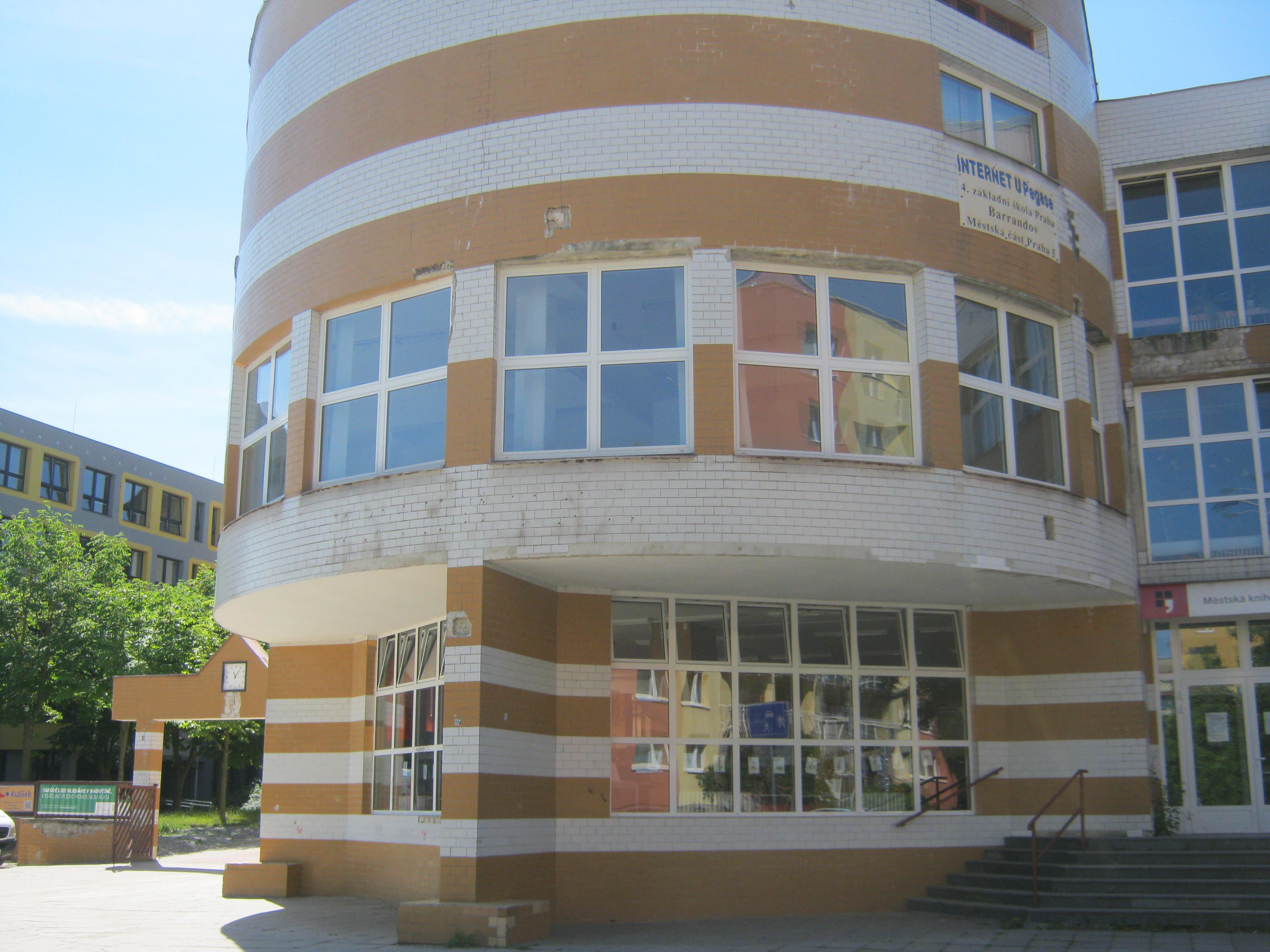 Městská knihovna v Praze - Barrandov foto 4