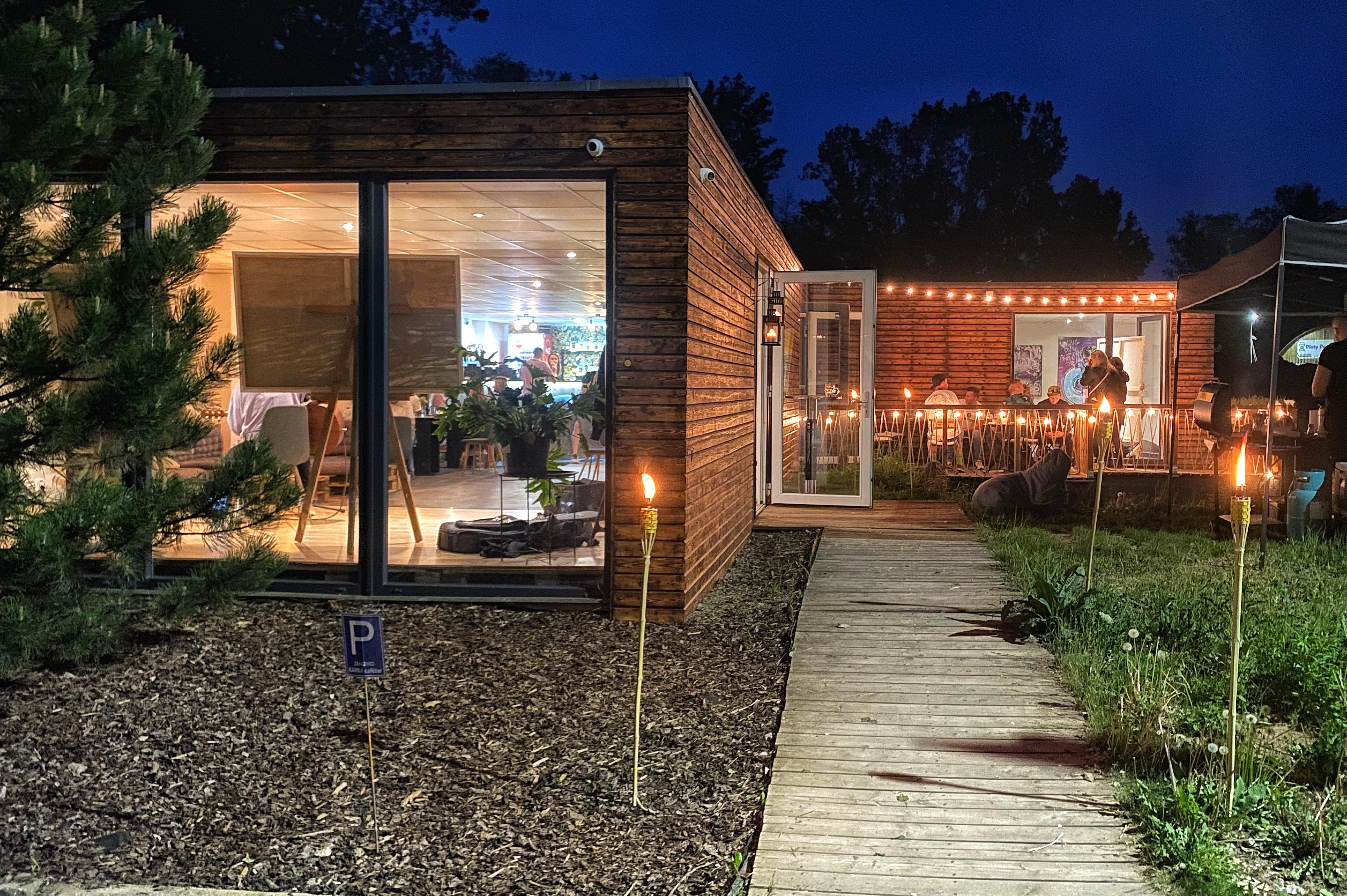 KARMA cafébar a pražírna Bullcoffee