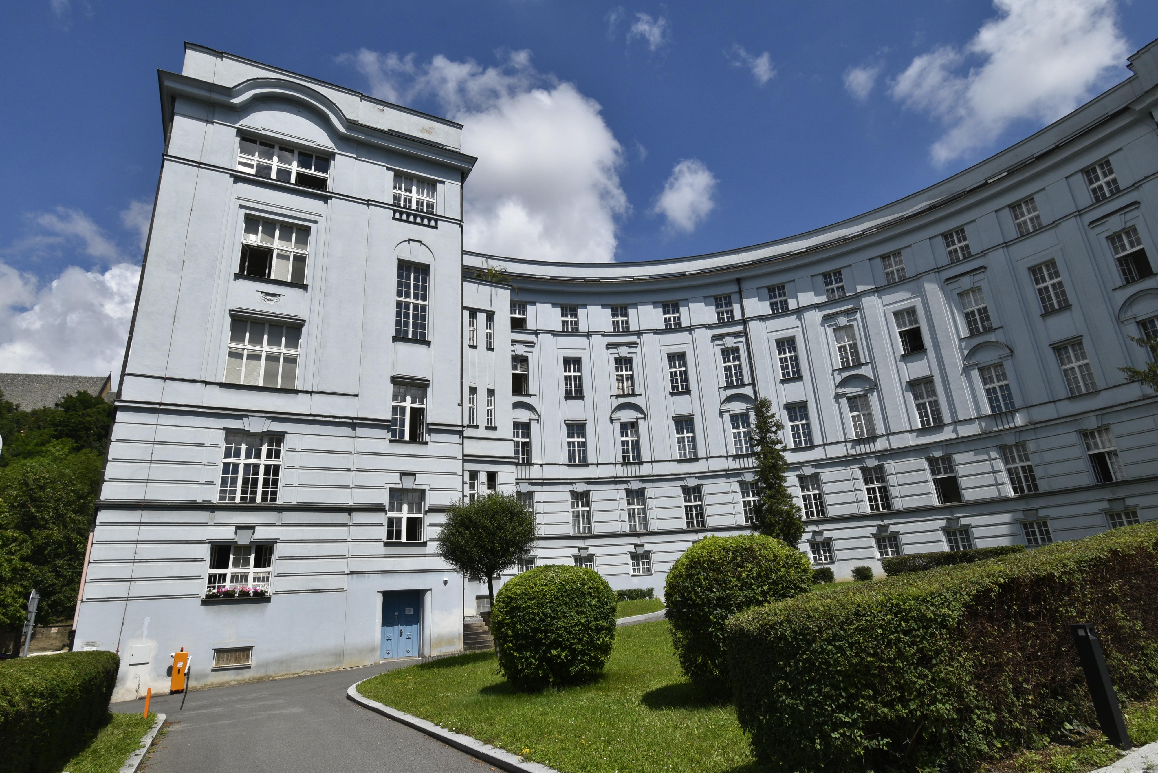 Ústav soudního lékařství a toxikologie 1. LF UK a VFN foto 2