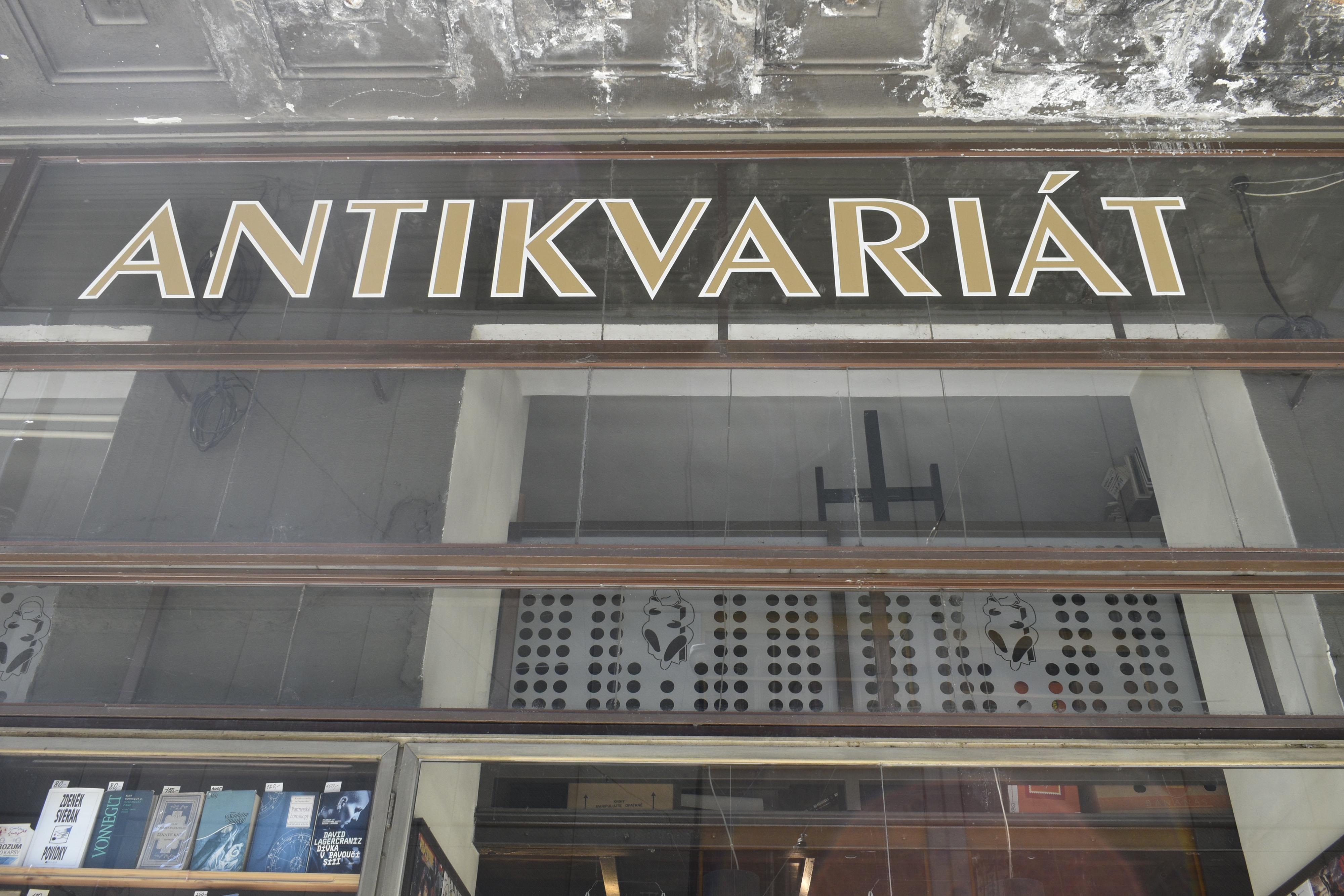 Knihkupectví a antikvariát Spálená 53 foto 3