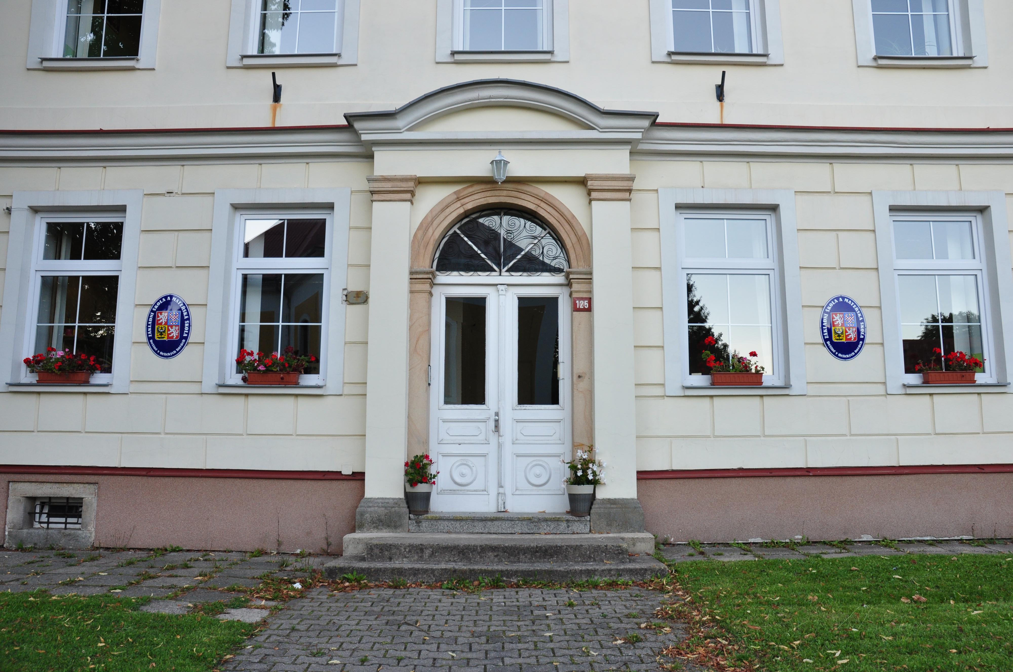 ZŠ a MŠ Deštné v Orlických horách foto 4