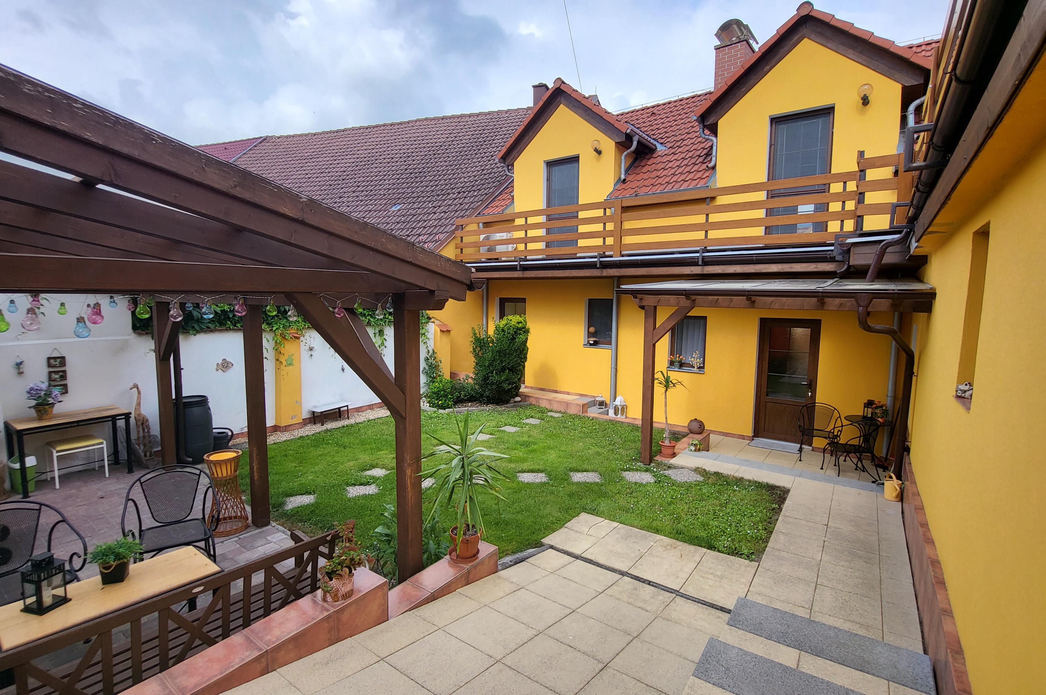 Ubytování Žlutý domeček foto 1