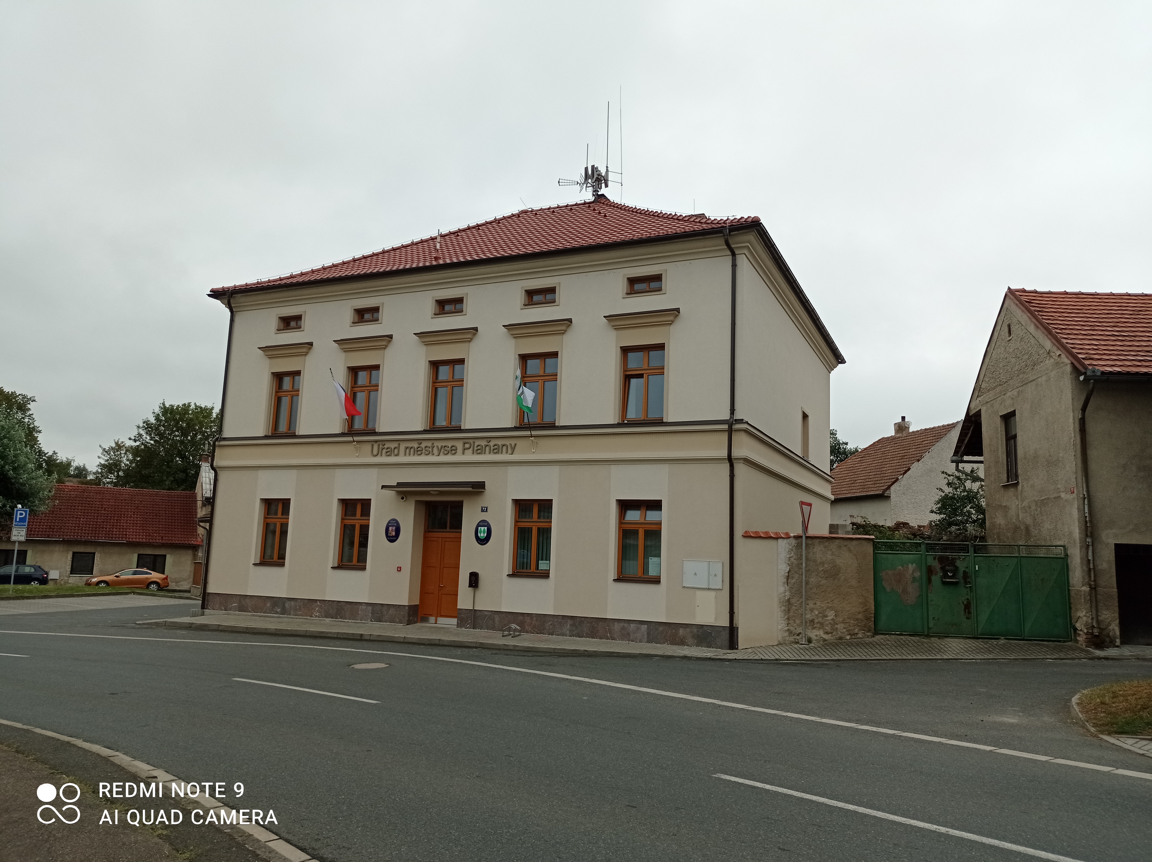 Plaňany - úřad městyse foto 2