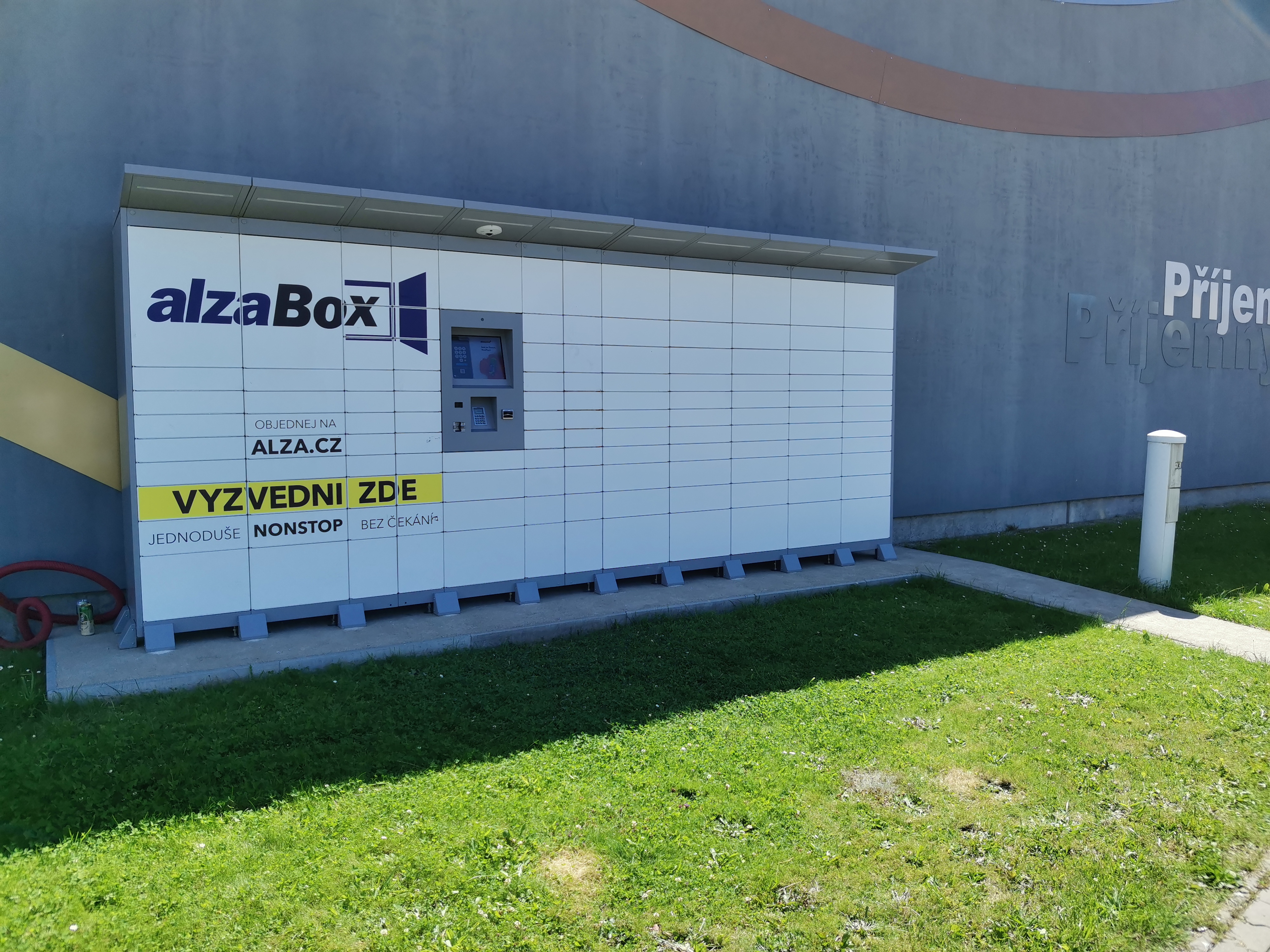 AlzaBox