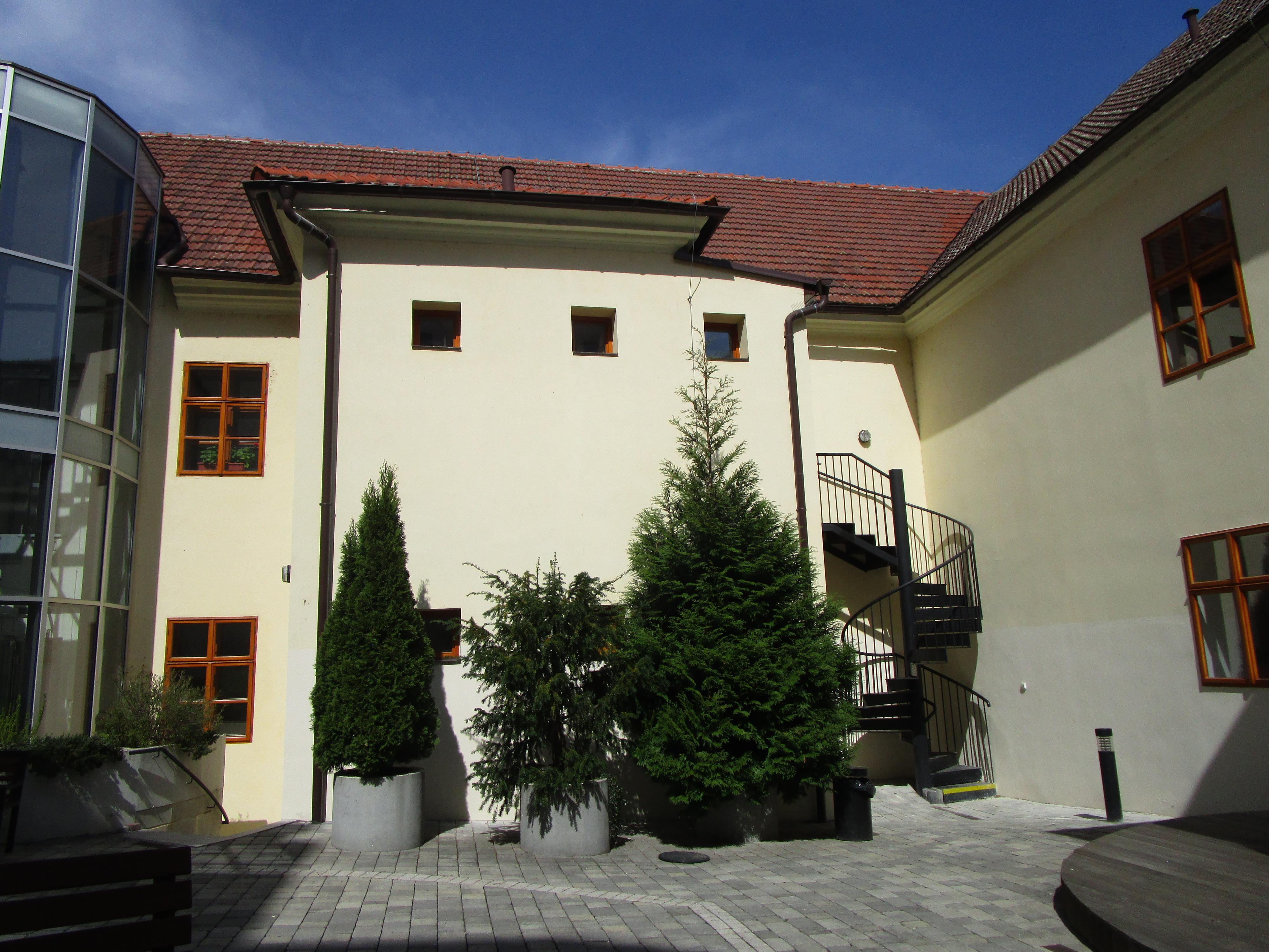 Městská knihovna Louny foto 5