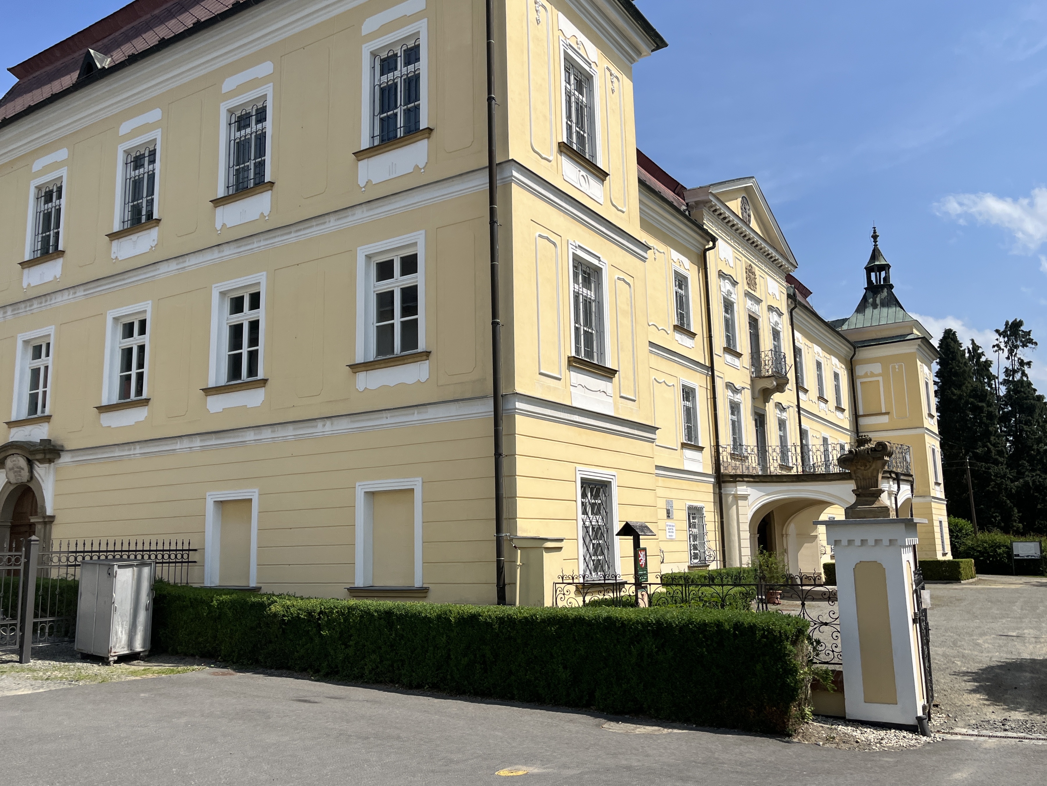 Dětský domov se školou, ZŠ a školní jídelna Veselíčko foto 2