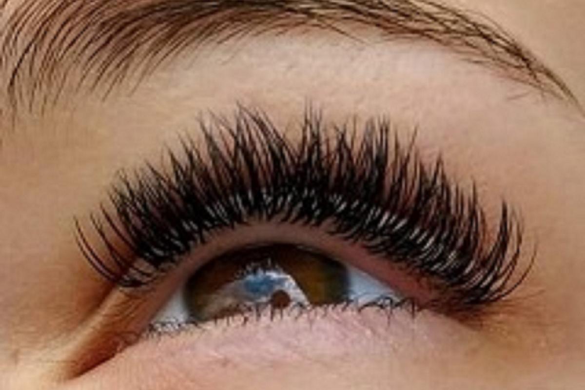 Permanentní řasy - Kristina Kácalová