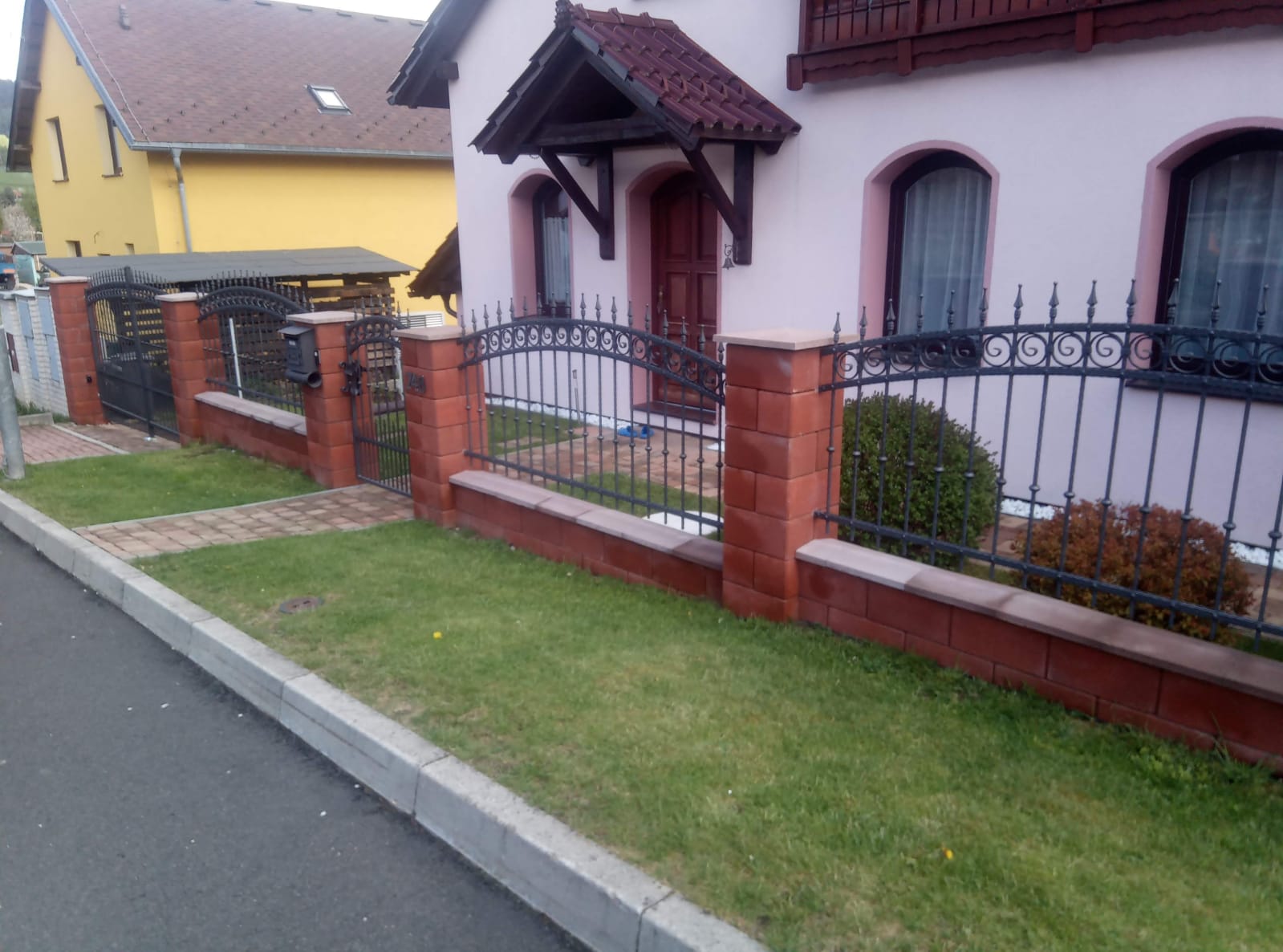 Hykš - kovovýroba a stínící technika foto 3