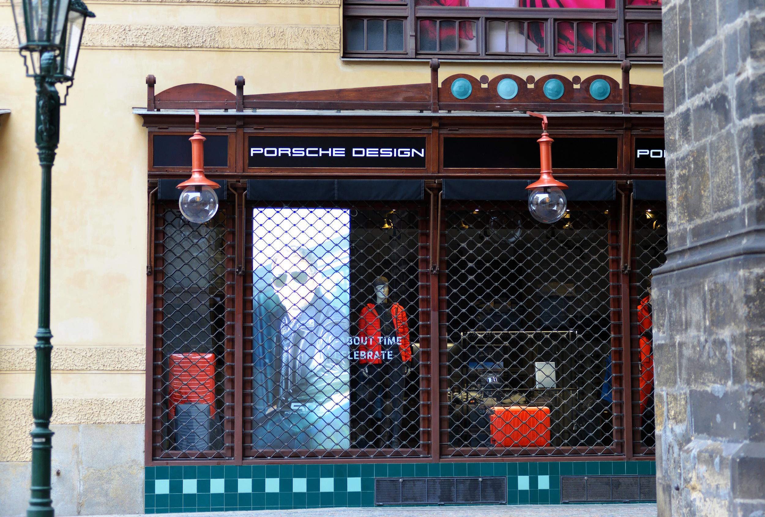PORSCHE DESIGN