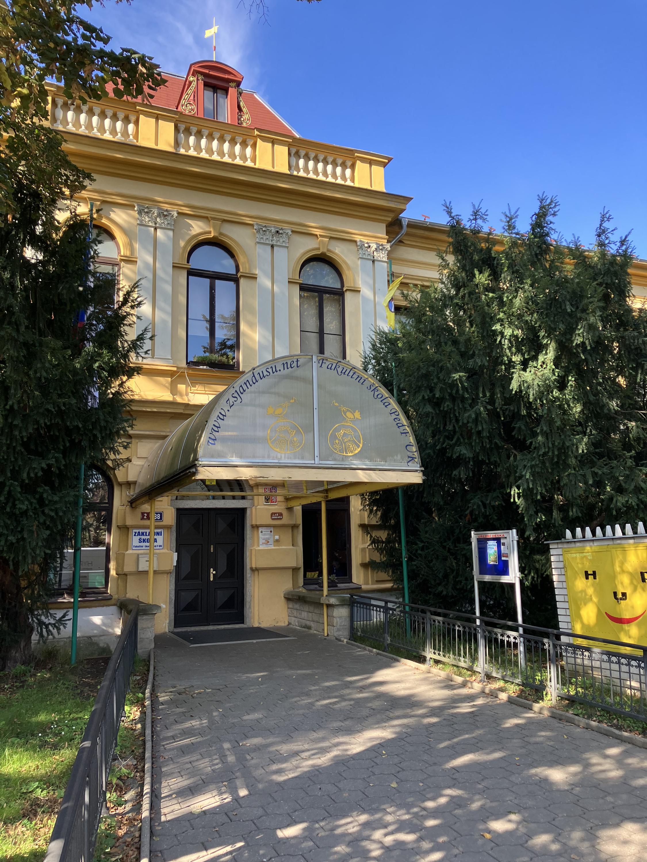 ZŠ, Praha 10, nám. Bratří Jandusů foto 4