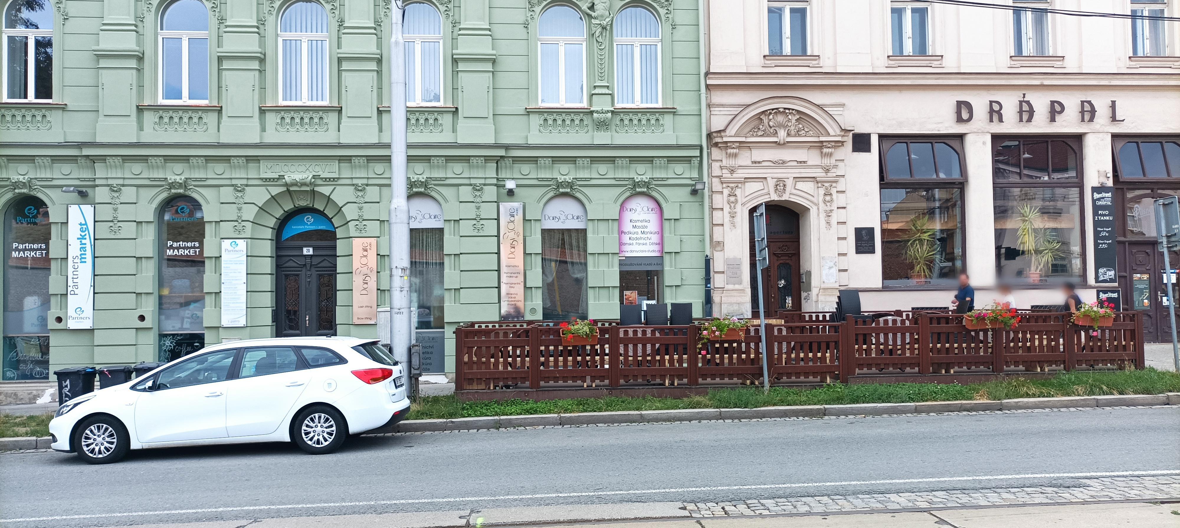 Oranžový salón foto 3