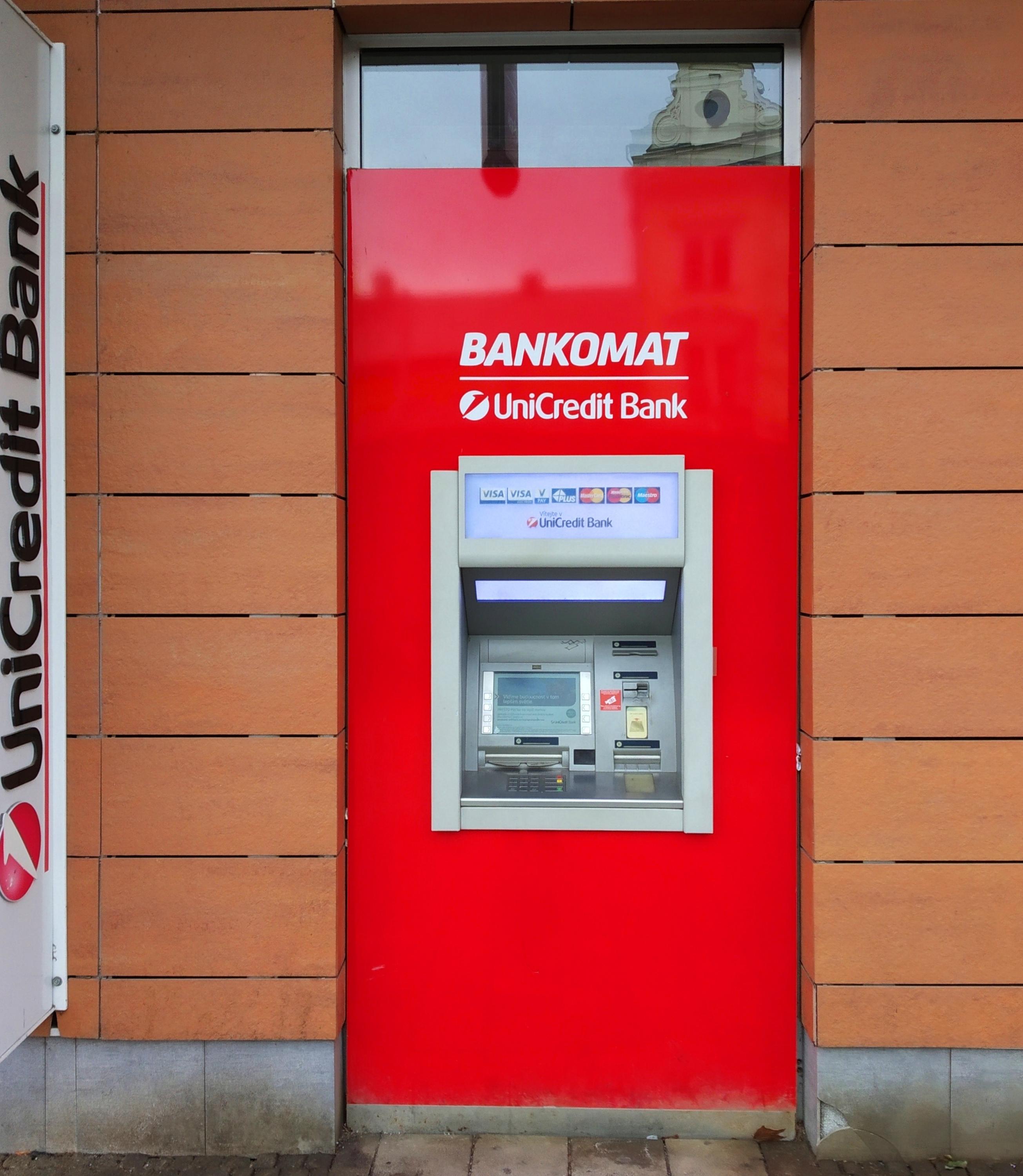 Bankomat UniCredit Bank Czech Republic foto 3