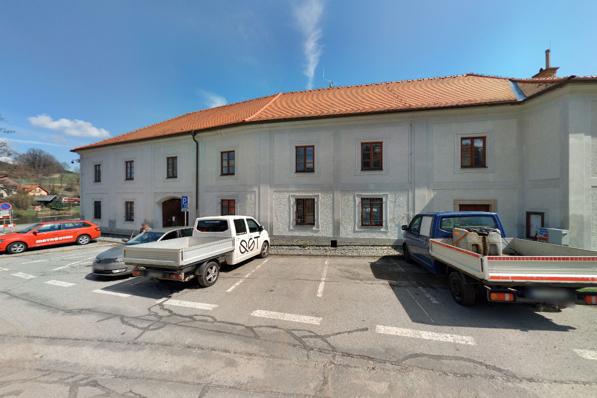 Půjčovna lodí ve mlejně